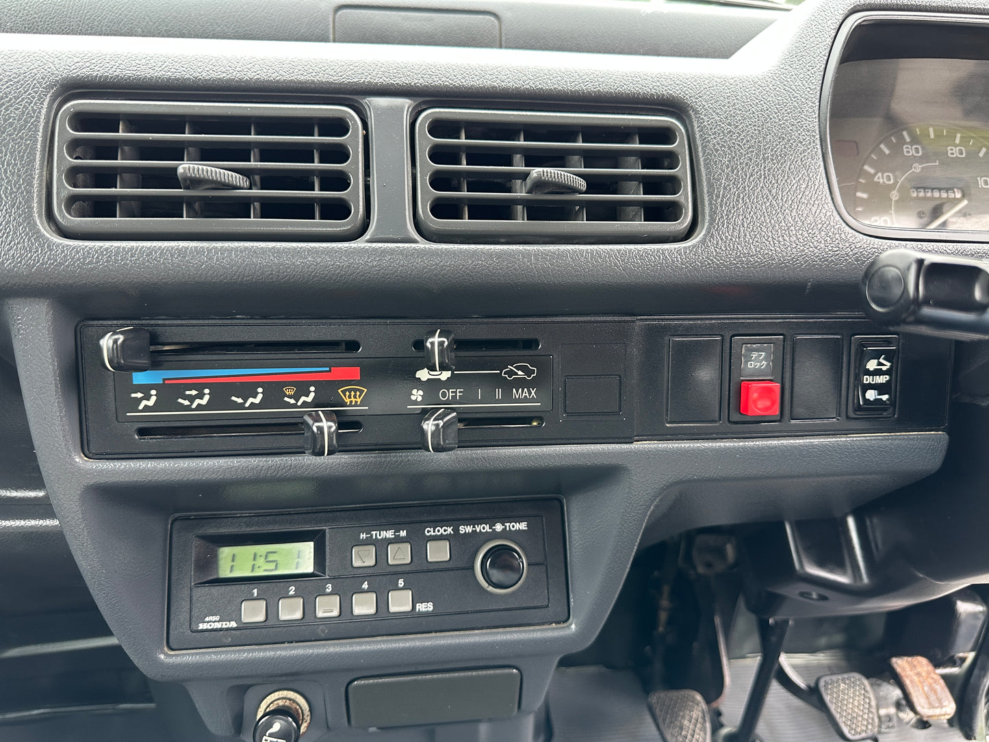 1998 HONDA ACTY DUMP 4WD - DIFF LOCK & 5-SPEED