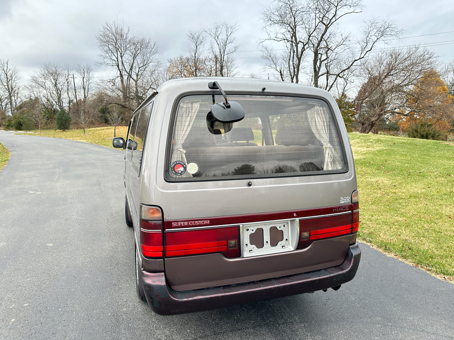 1994 TOYOTA HIACE SUPER CUSTOM LIVING SALOON EX KZH100