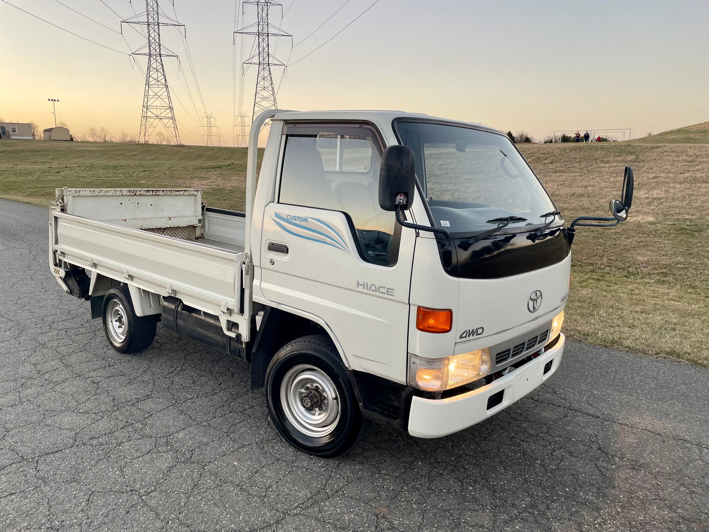 1995 TOYOTA HIACE CUSTOM LY151