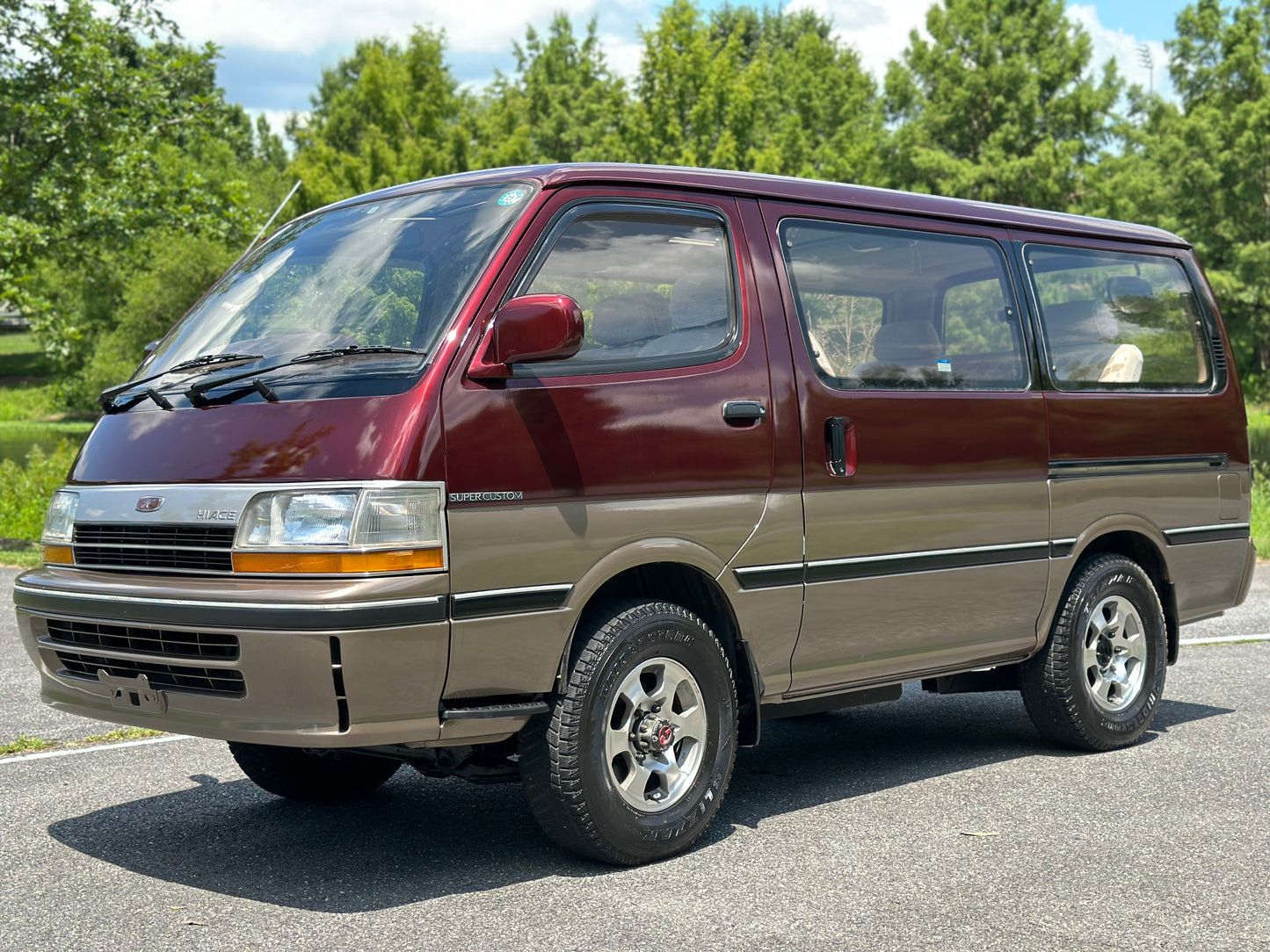 1990 TOYOTA HIACE SUPER CUSTOM LH107