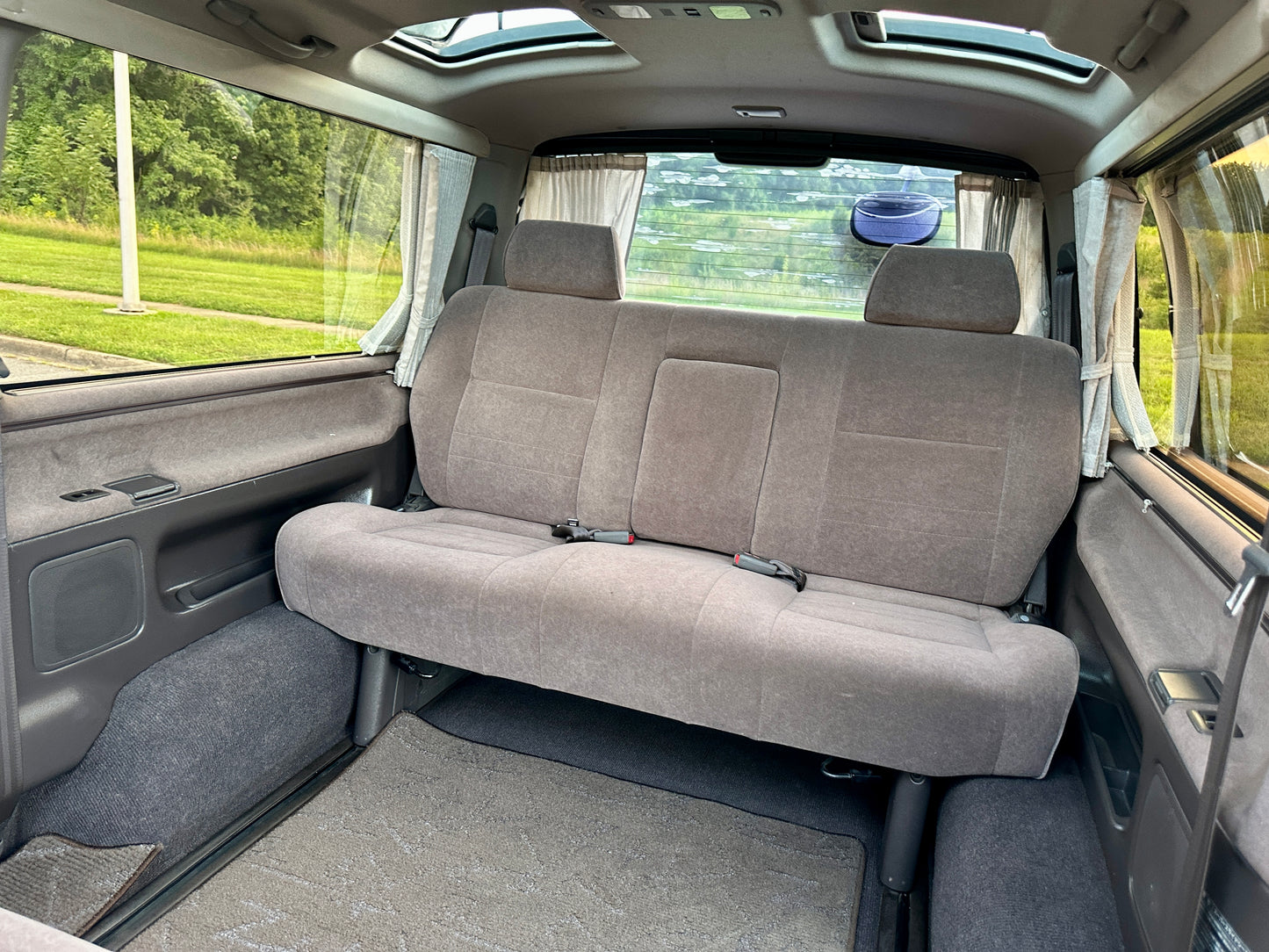 1999 TOYOTA HIACE SUPER CUSTOM LIVING SALOON EX 4WD — INTERCOOLER TURBO DIESEL — LOT#593