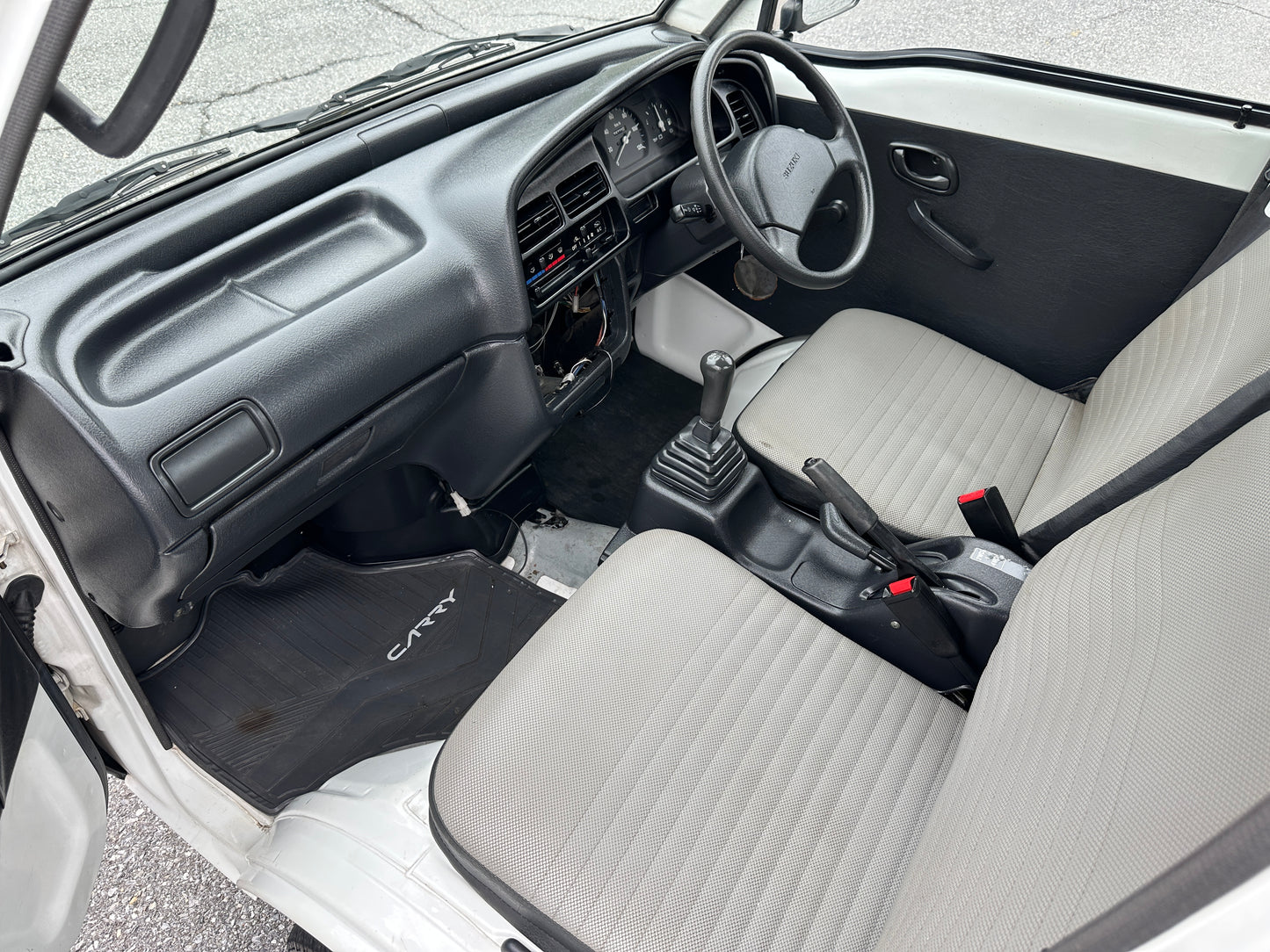 1997 SUZUKI CARRY 4WD - 5 SPEED - AIR CONDITIONING — LOT#623