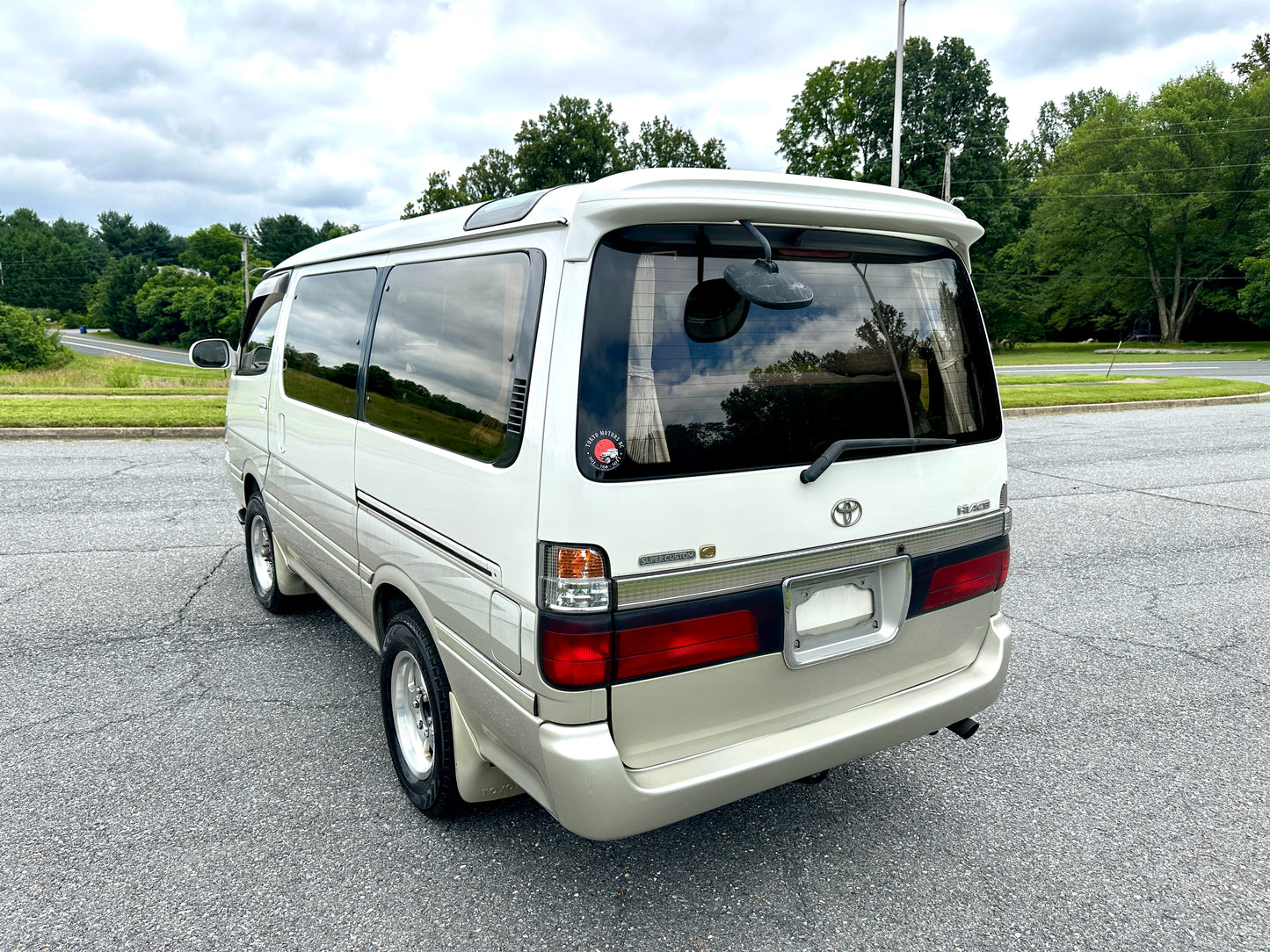1999 TOYOTA HIACE SUPER CUSTOM LIVING SALOON EX 4WD — INTERCOOLER TURBO DIESEL — LOT#591