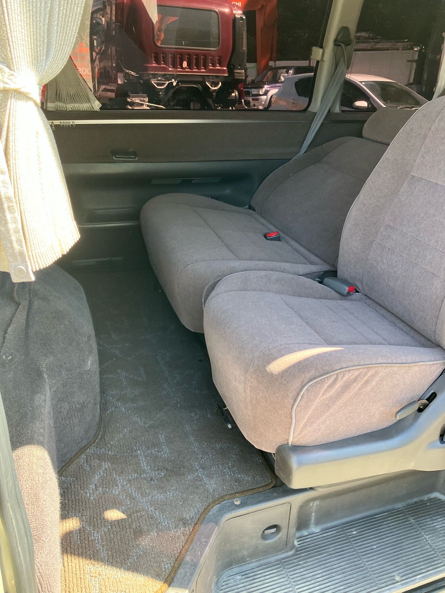 2000 TOYOTA HIACE SUPER CUSTOM LIVING SALOON EX KZH106 - Intercooled Turbodiesel - INQUIRE FOR PRICE