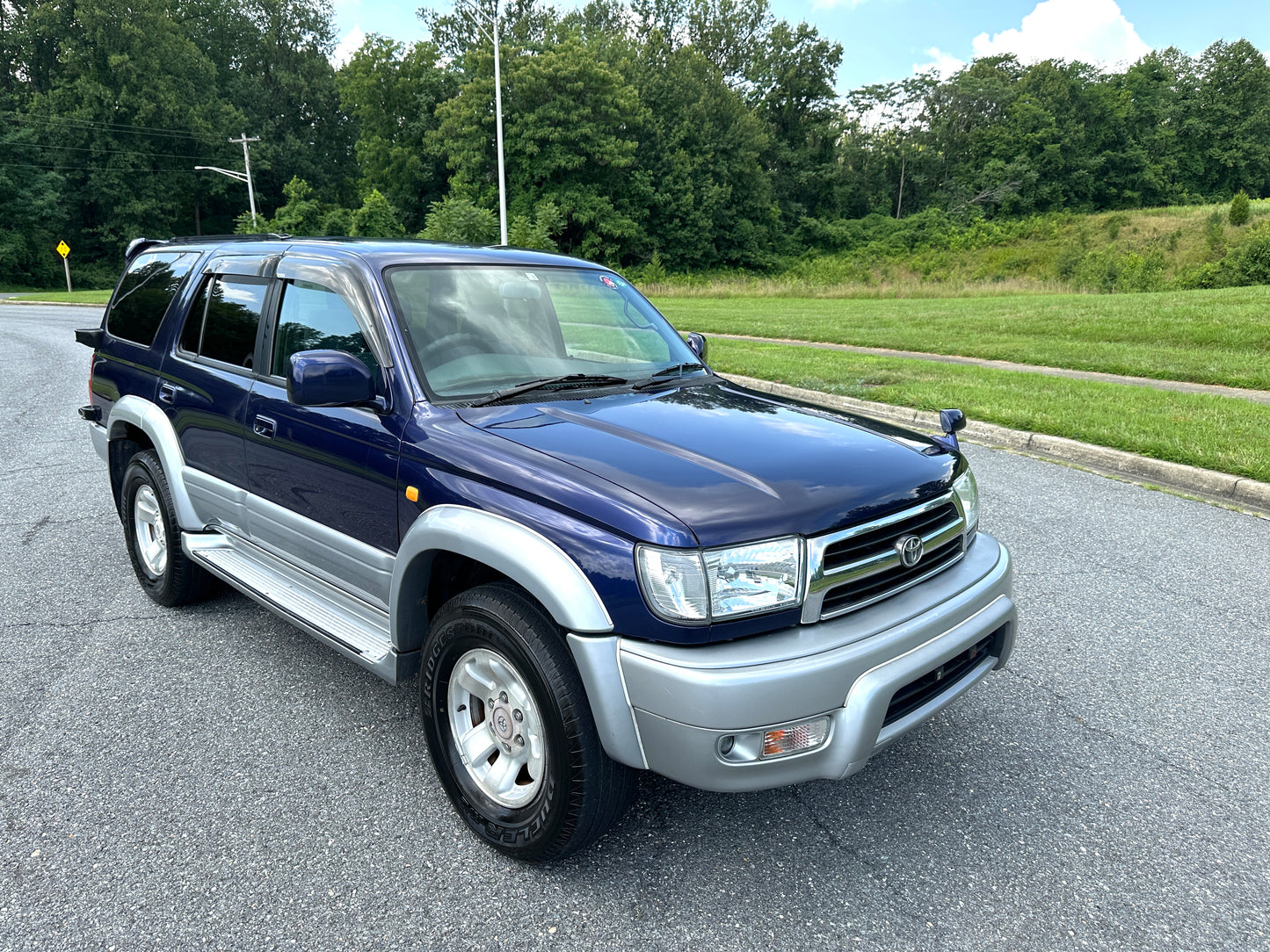 2000 TOYOTA HILUX SURF SSR-X RZN185 — 4-Cylinder Gas — LOT#590