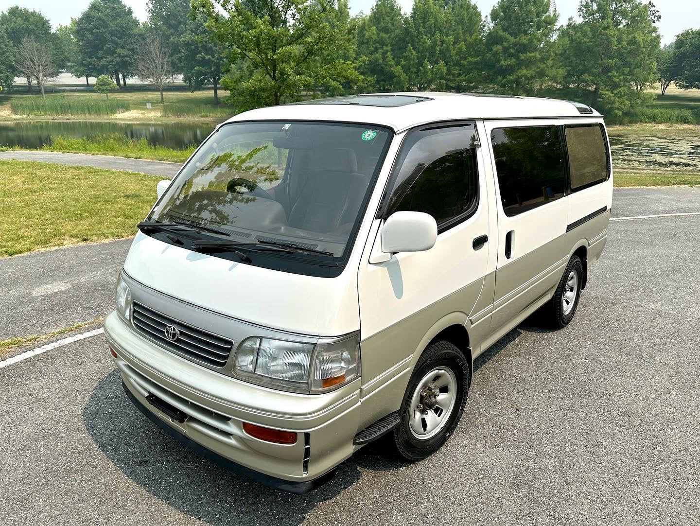 1995 TOYOTA HIACE SUPER CUSTOM LIVING SALOON EX KZH106