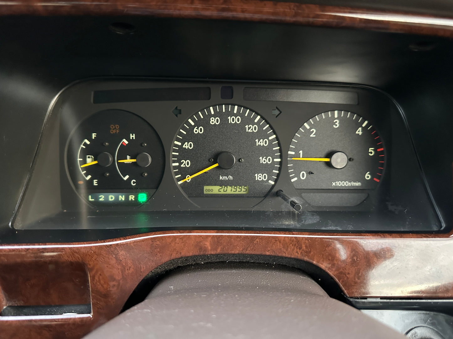 1999 TOYOTA HIACE SUPER CUSTOM LIVING SALOON EX 4WD — INTERCOOLER TURBO DIESEL — LOT#593