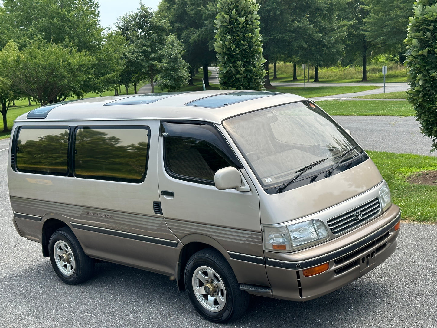 1994 TOYOTA HIACE SUPER CUSTOM KZH106