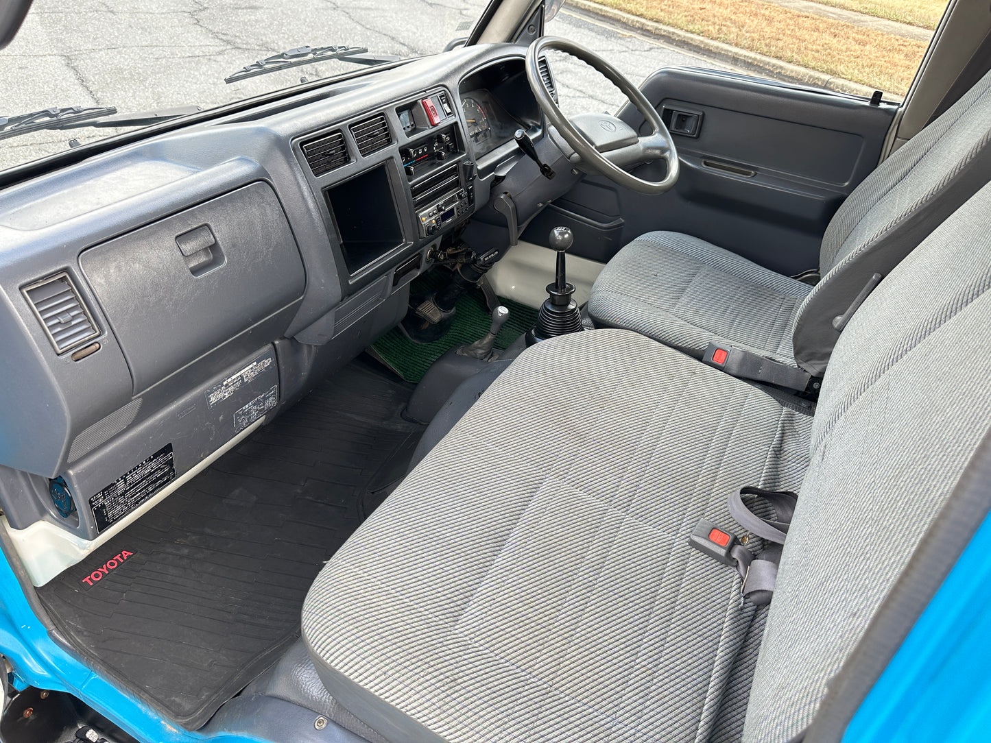 1996 TOYOTA HIACE LY151