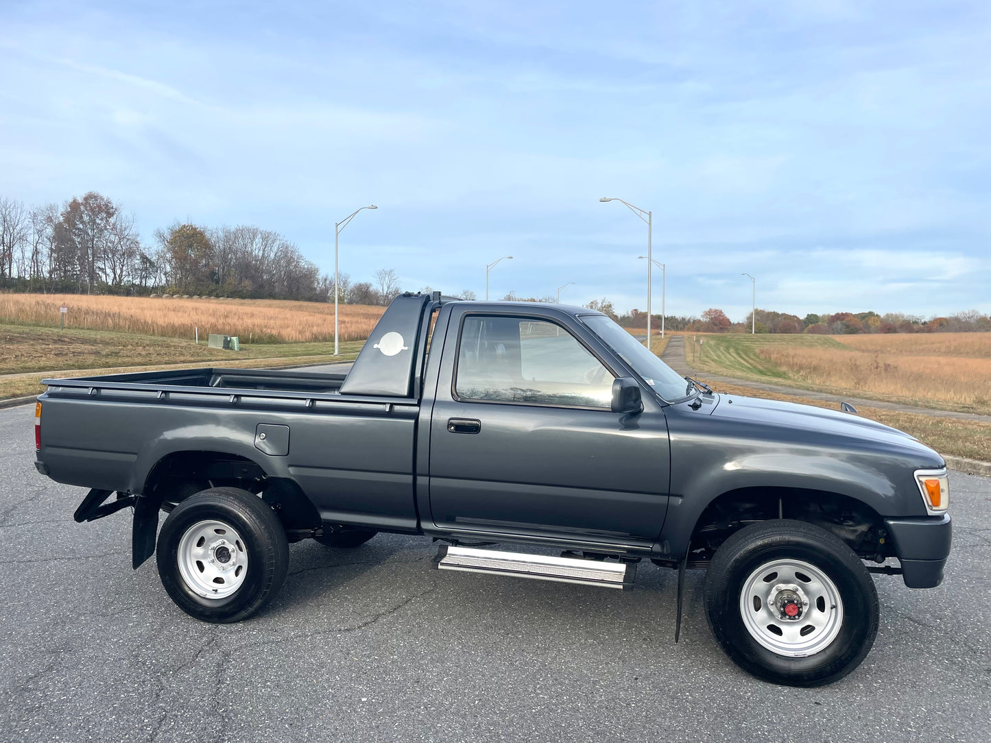 1993 TOYOTA HILUX LN106