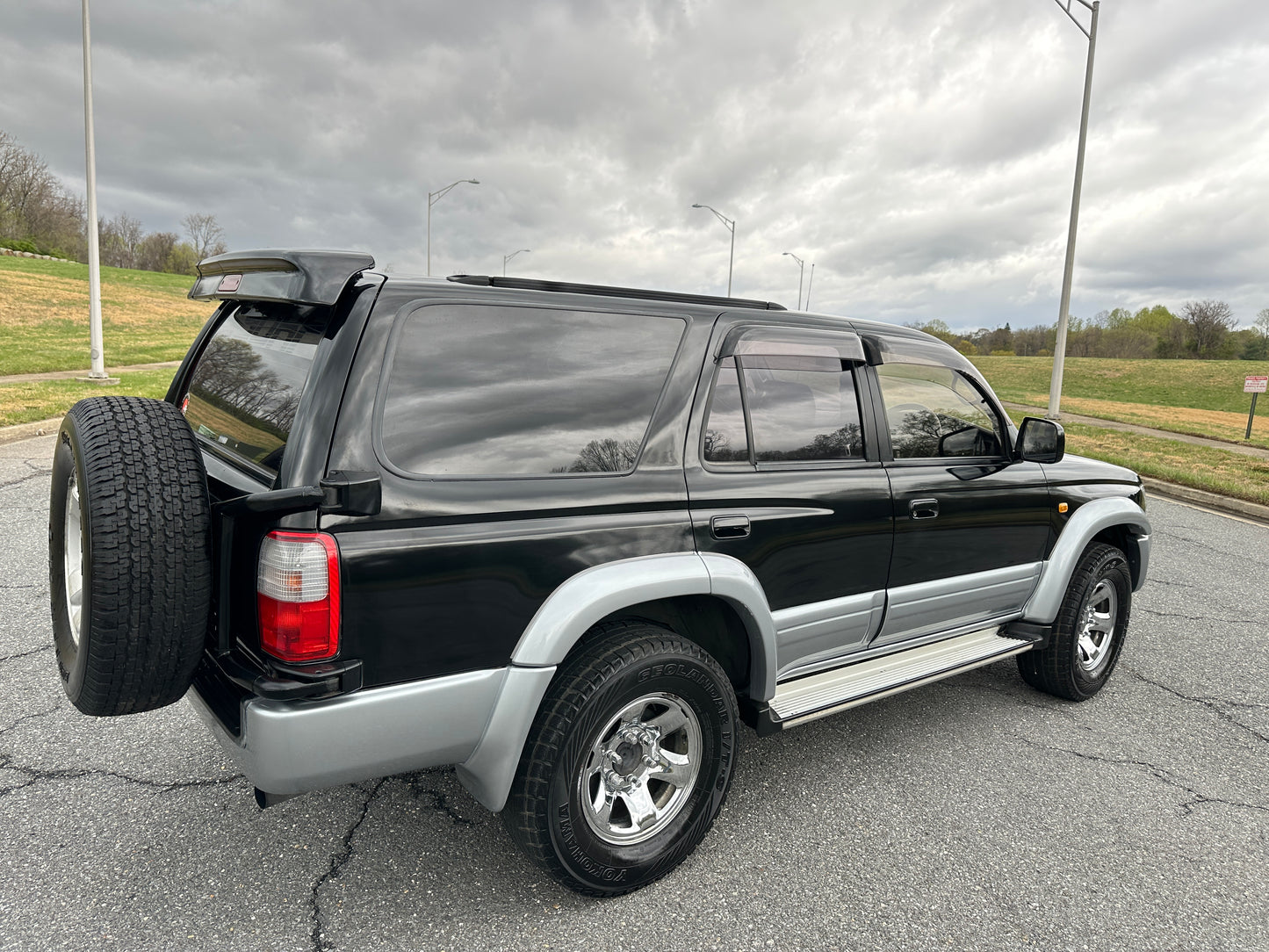 1997 Toyota Hilux Surf SSR-X Limited KZN185 — LOT#508