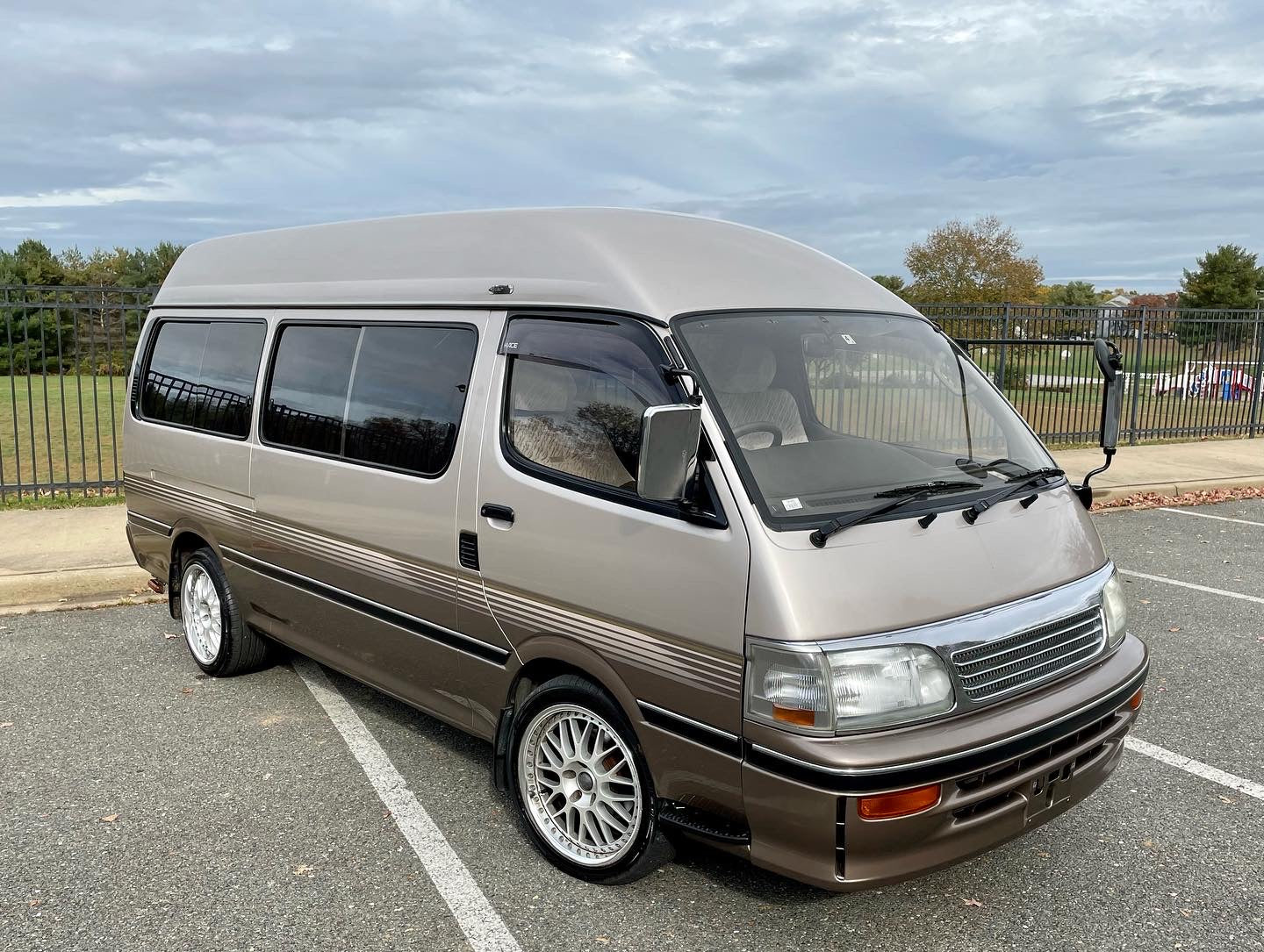 1995 TOYOTA HIACE GRAND CABIN G KZH120
