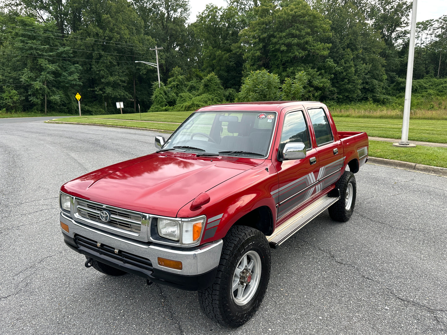 1992 TOYOTA HILUX DOUBLE CAB PICKUP 4WD - DIESEL & 5-SPEED