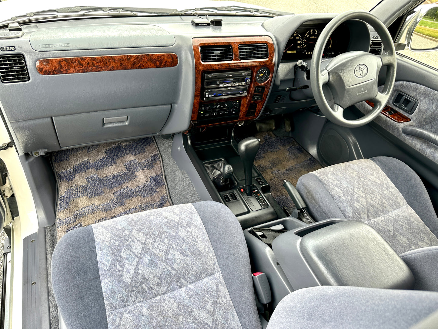 2000 Toyota Land Cruiser Prado TX Limited 4WD - 4 Cylinder Gasoline — LOT#682