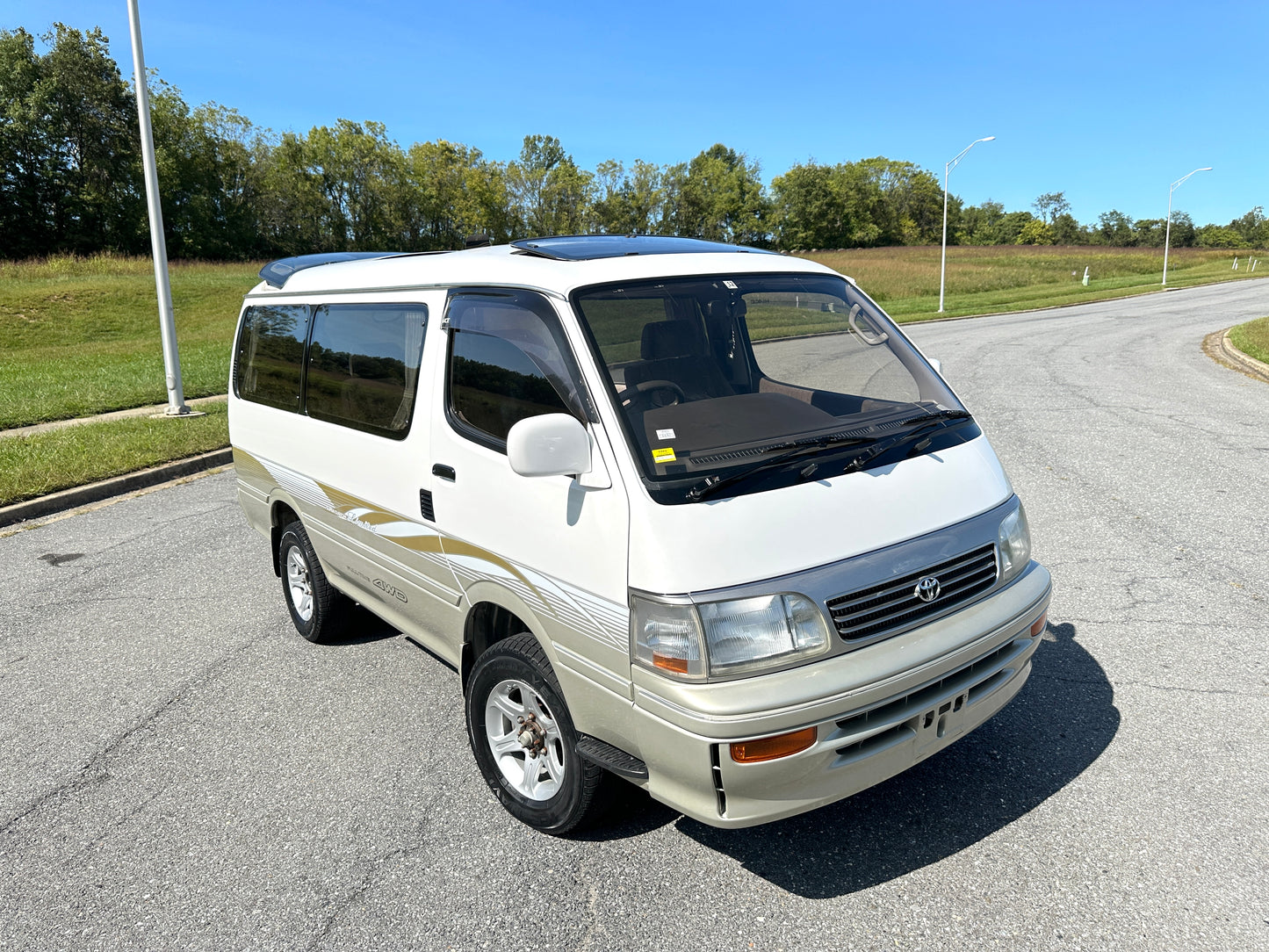 1995 TOYOTA HIACE SUPER CUSTOM KZH106