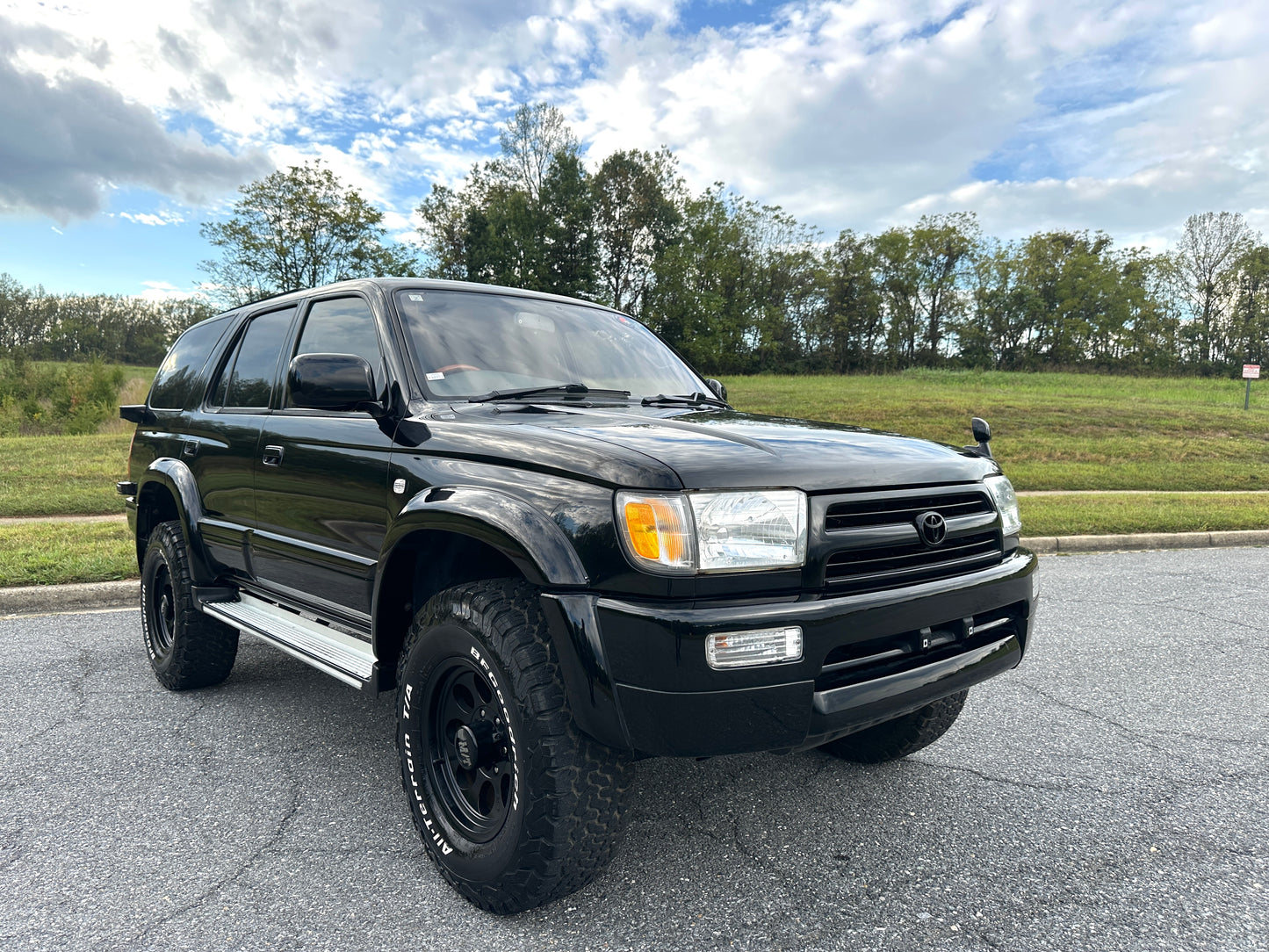 1997 TOYOTA HILUX SURF SSR-X - 4WD - 4 Cylinder Gasoline — LOT#658