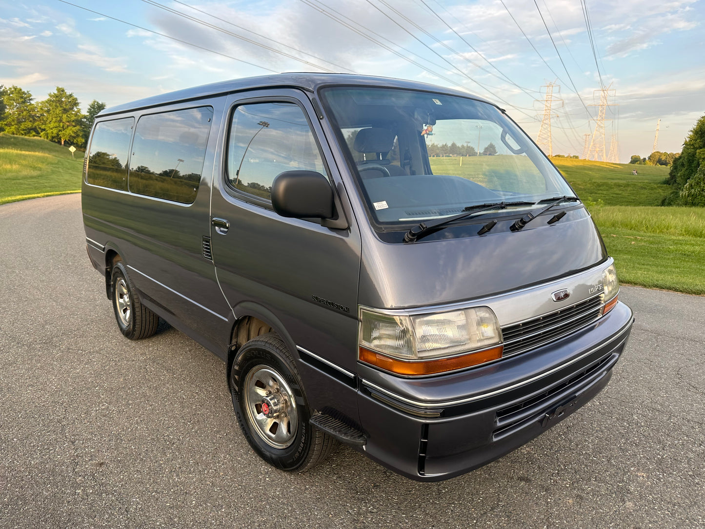 1992 TOYOTA HIACE SUPER CUSTOM LH107