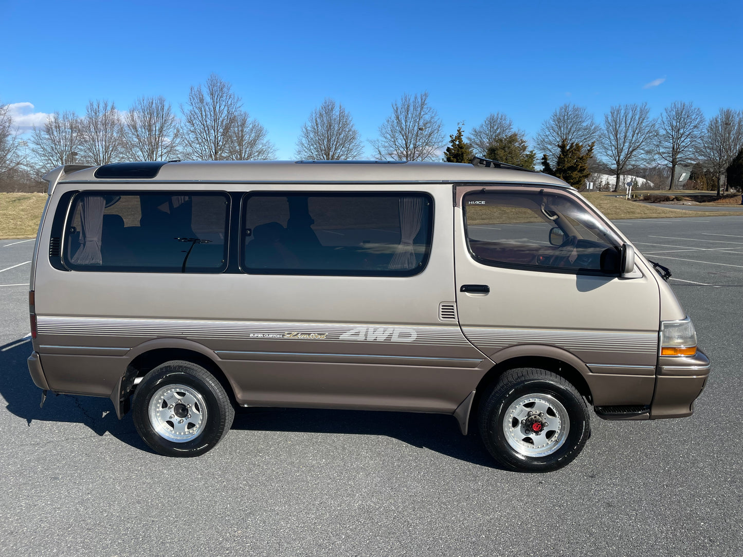 1991 TOYOTA HIACE SUPER CUSTOM LIMITED LH107