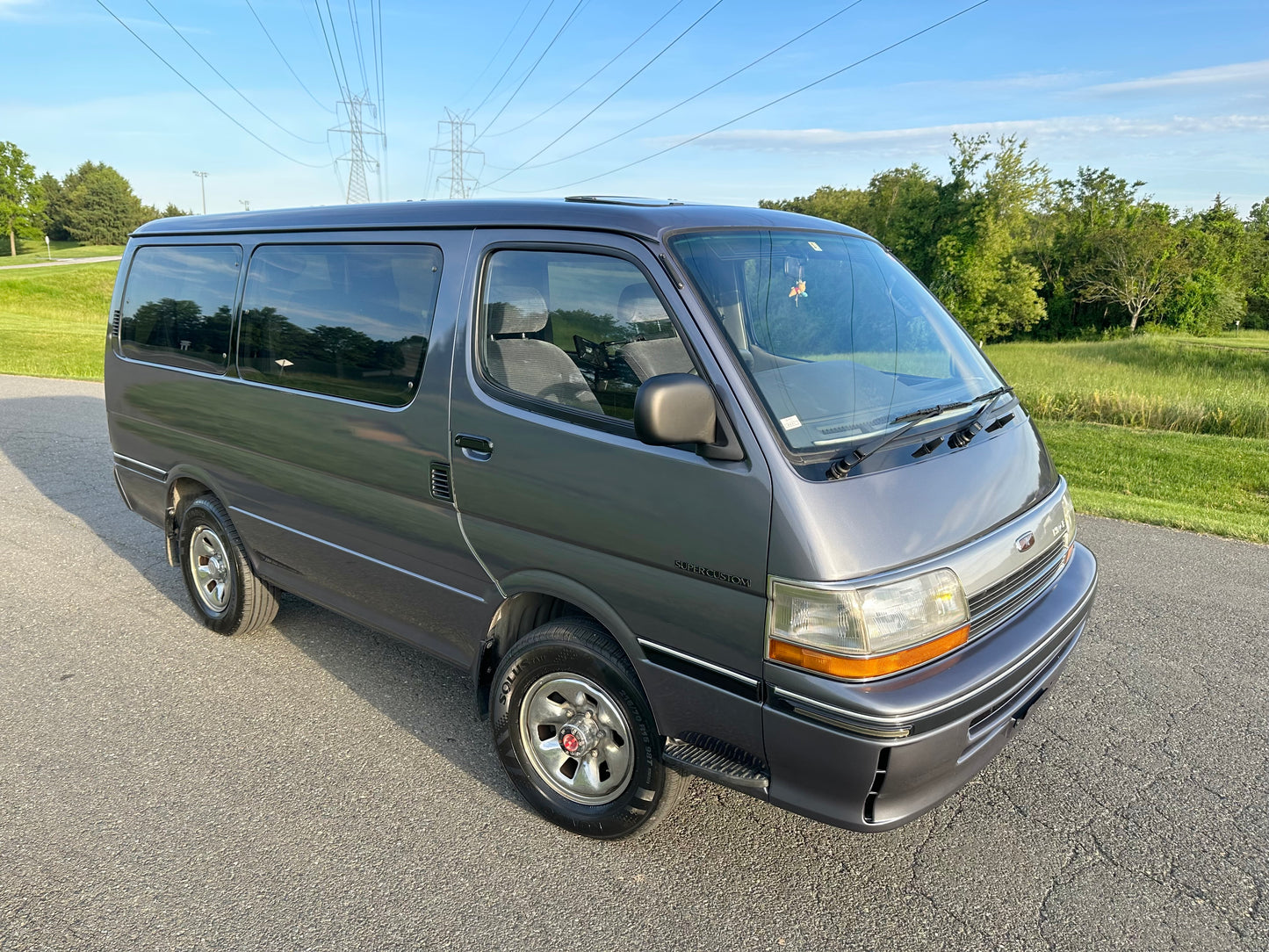 1992 TOYOTA HIACE SUPER CUSTOM LH107