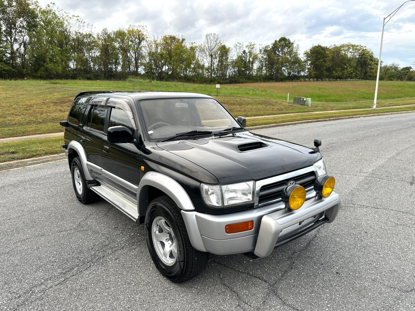 1998 Toyota Hilux Surf SSR-X Limited - 4WD - INTERCOOLED TURBO DIESEL — LOT#656
