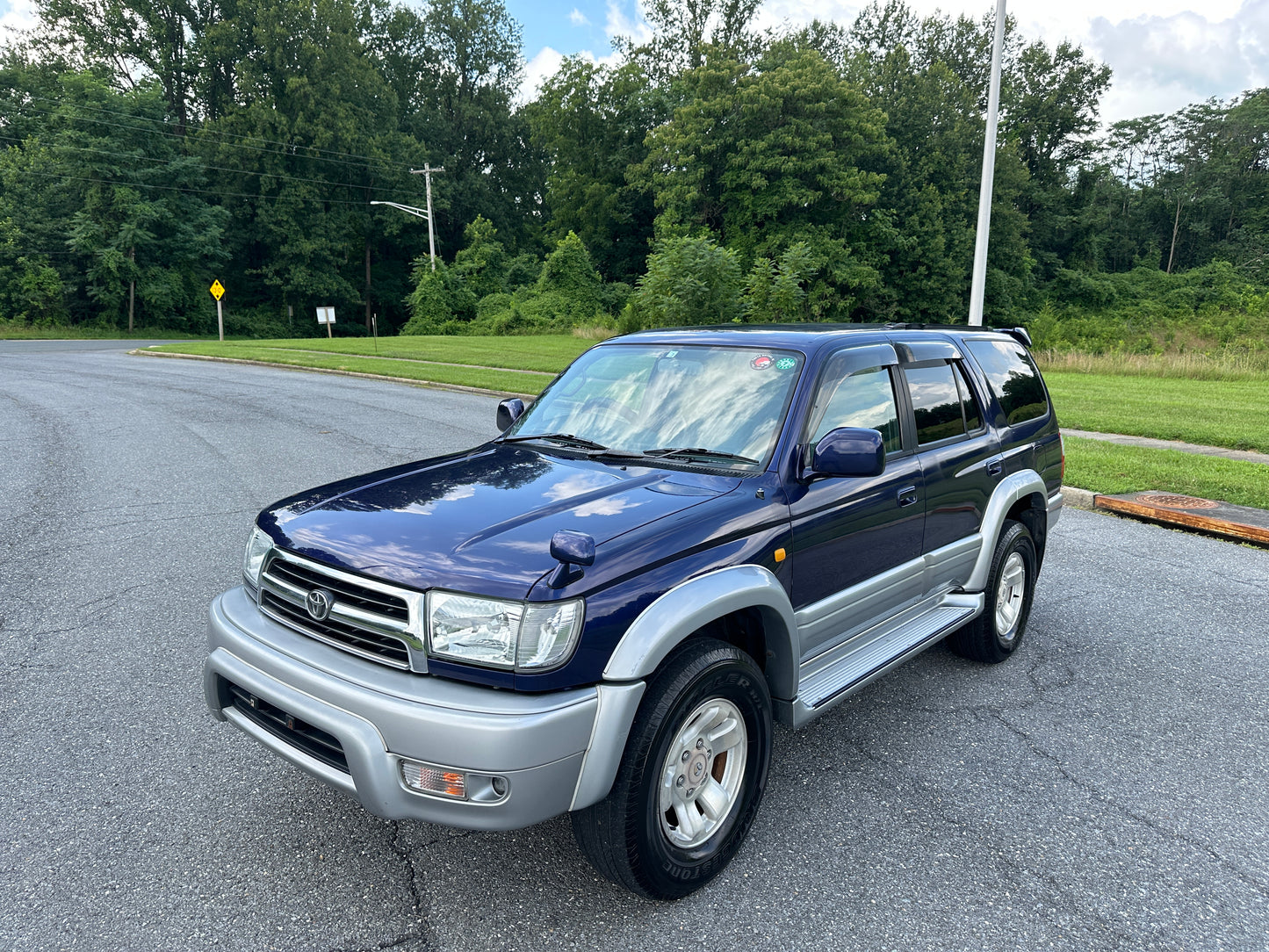 2000 TOYOTA HILUX SURF SSR-X RZN185 — 4-Cylinder Gas — LOT#590