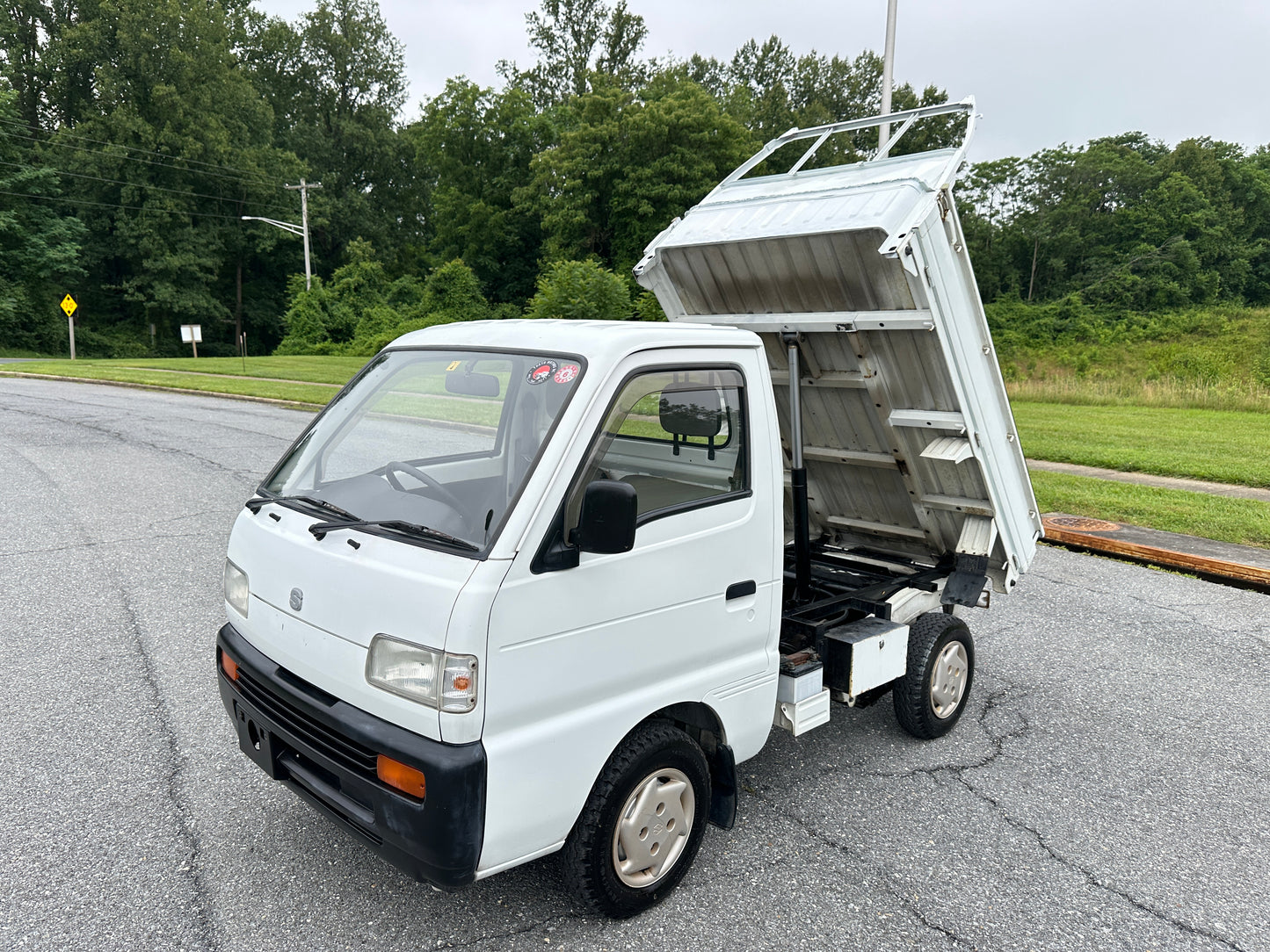 1994 SUZUKI CARRY DUMP TRUCK 4WD