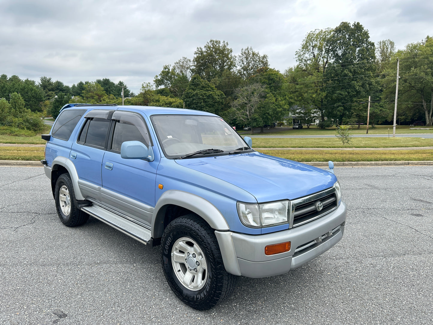 1998 TOYOTA HILUX SURF SSR-G VZN185 — V6 Gasoline - 98k Miles — LOT#607