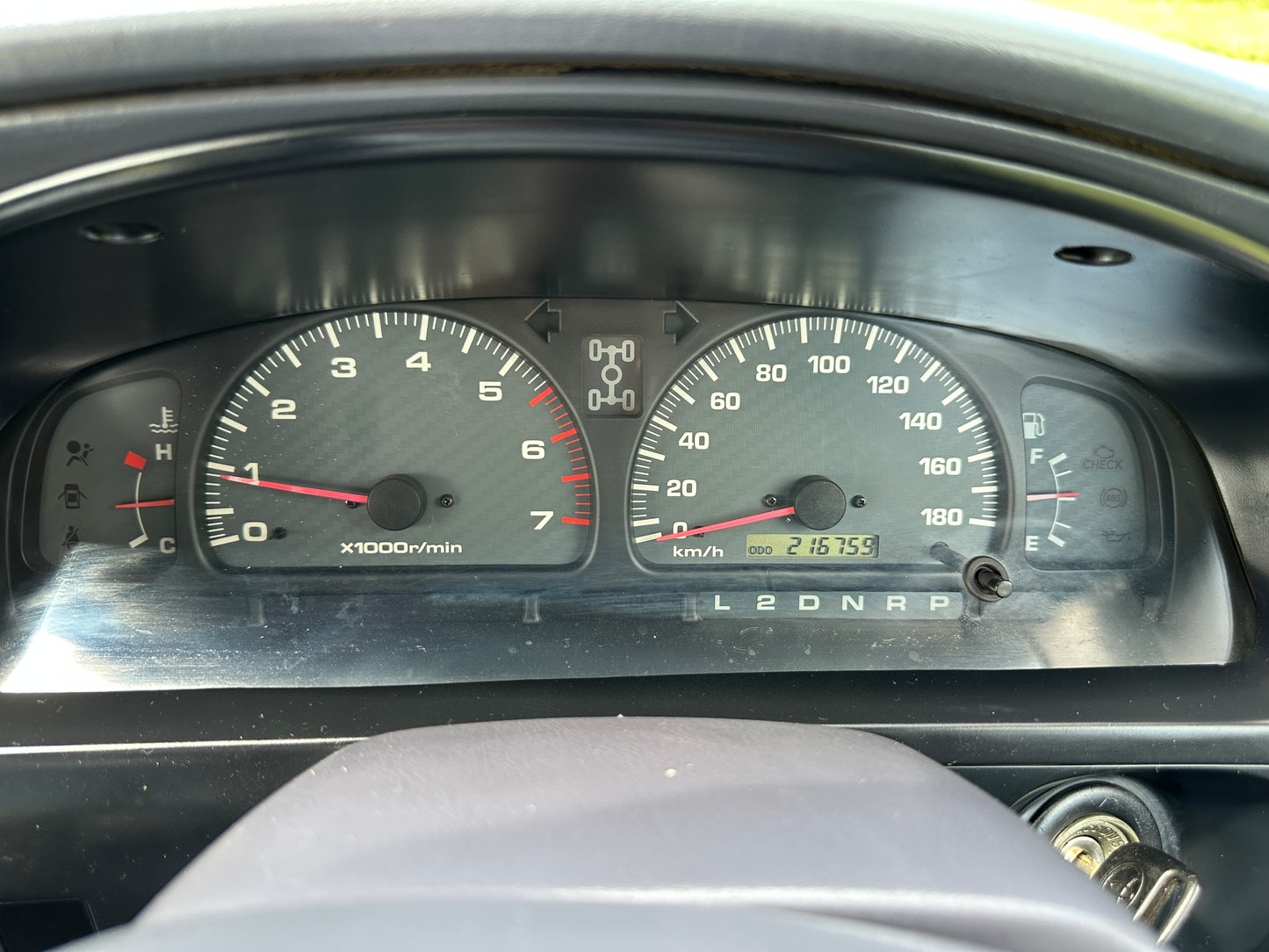 2000 TOYOTA HILUX SURF SSR-X RZN185 — 4-Cylinder Gas — LOT#590