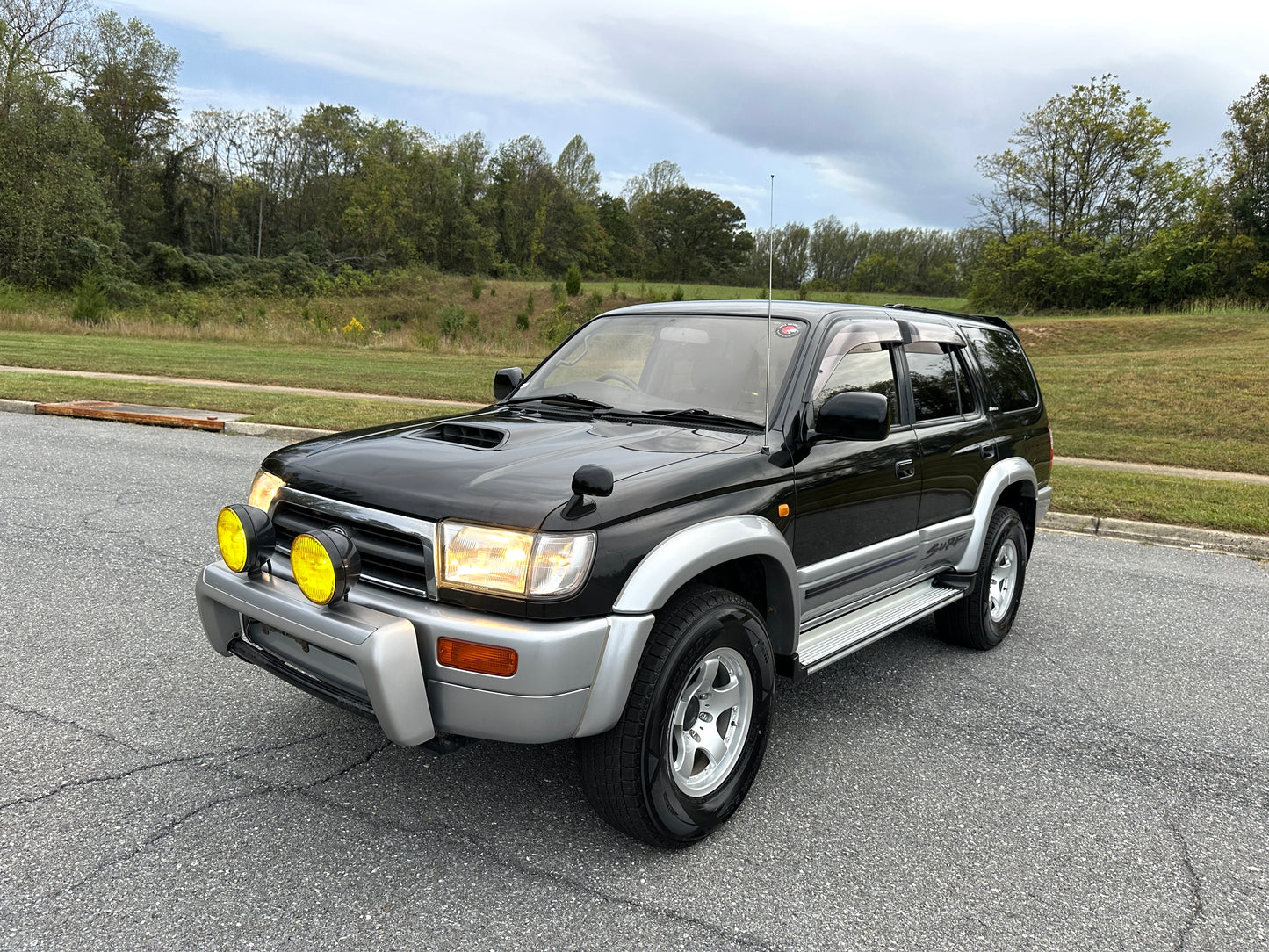 1998 Toyota Hilux Surf SSR-X Limited - 4WD - INTERCOOLED TURBO DIESEL — LOT#656