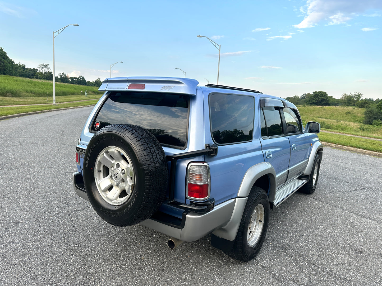 1998 TOYOTA HILUX SURF SSR-G VZN185 — V6 Gasoline - 98k Miles — LOT#607
