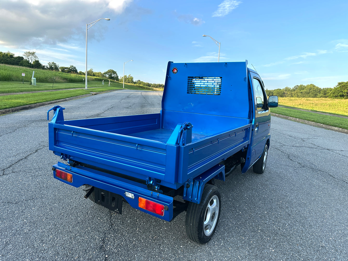2000 SUZUKI CARRY DUMP 4WD - A/C