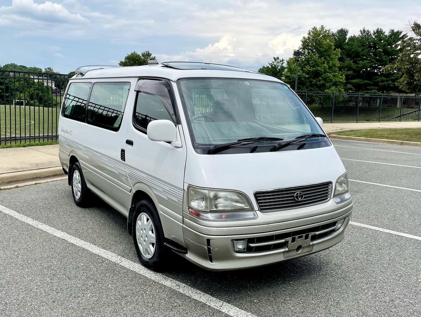 1997 TOYOTA HIACE SUPER CUSTOM G LIVING SALOON EX RZH101