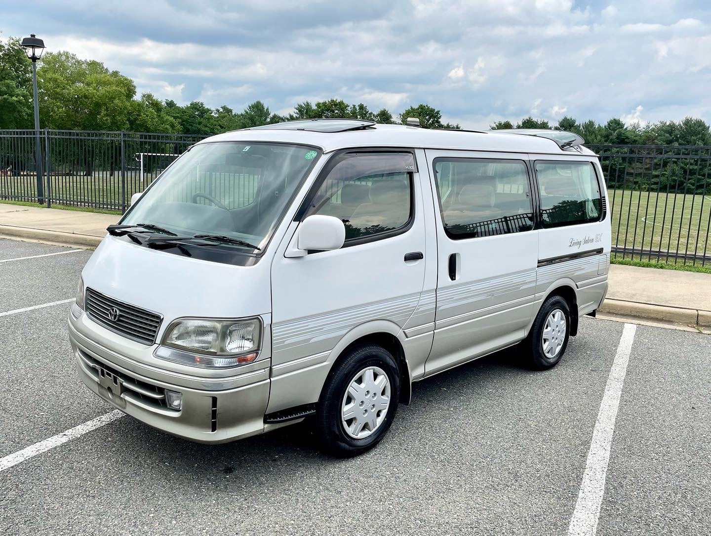 1997 TOYOTA HIACE SUPER CUSTOM G LIVING SALOON EX RZH101