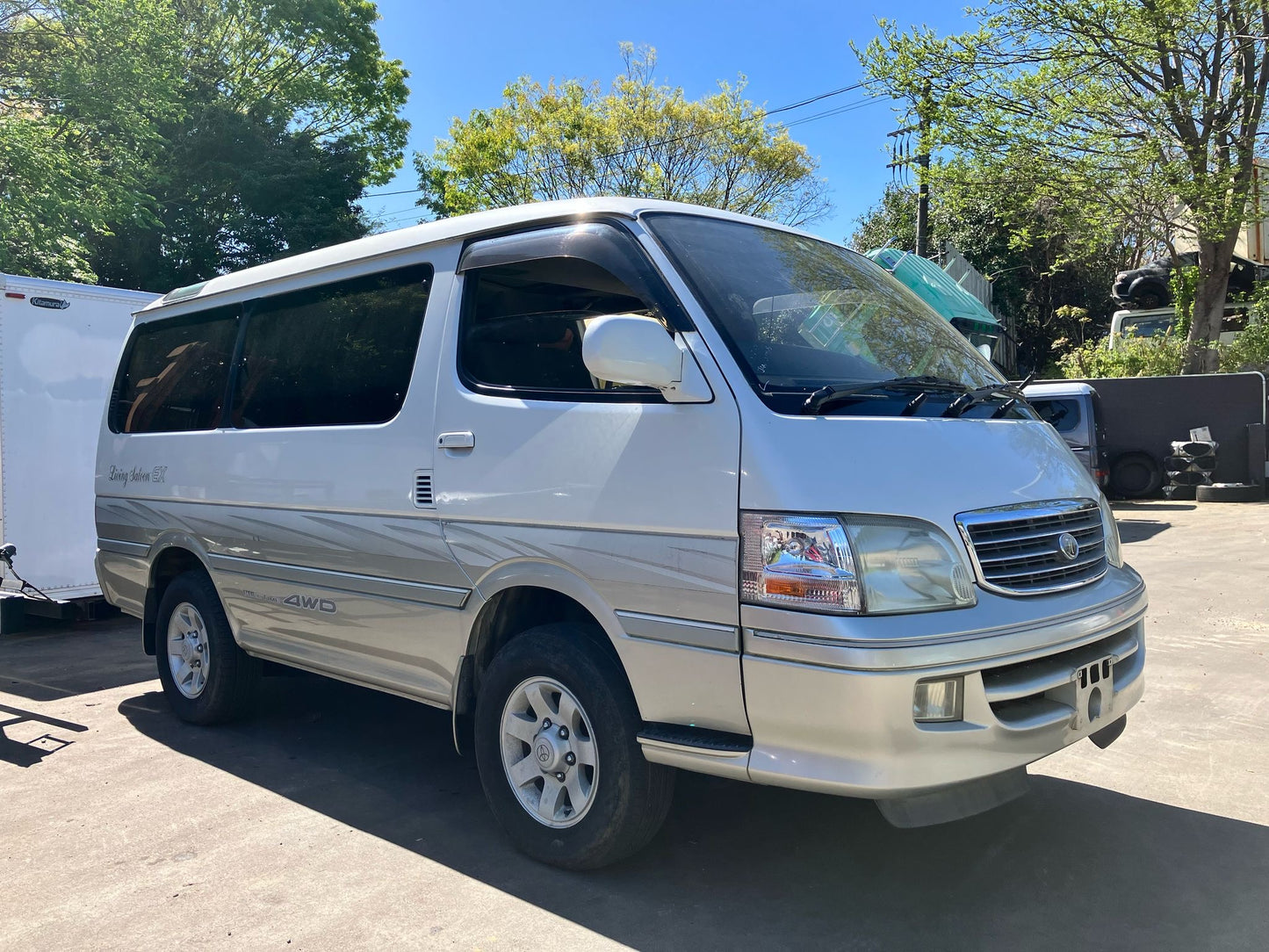 2000 TOYOTA HIACE SUPER CUSTOM LIVING SALOON EX KZH106 - Intercooled Turbodiesel - INQUIRE FOR PRICE