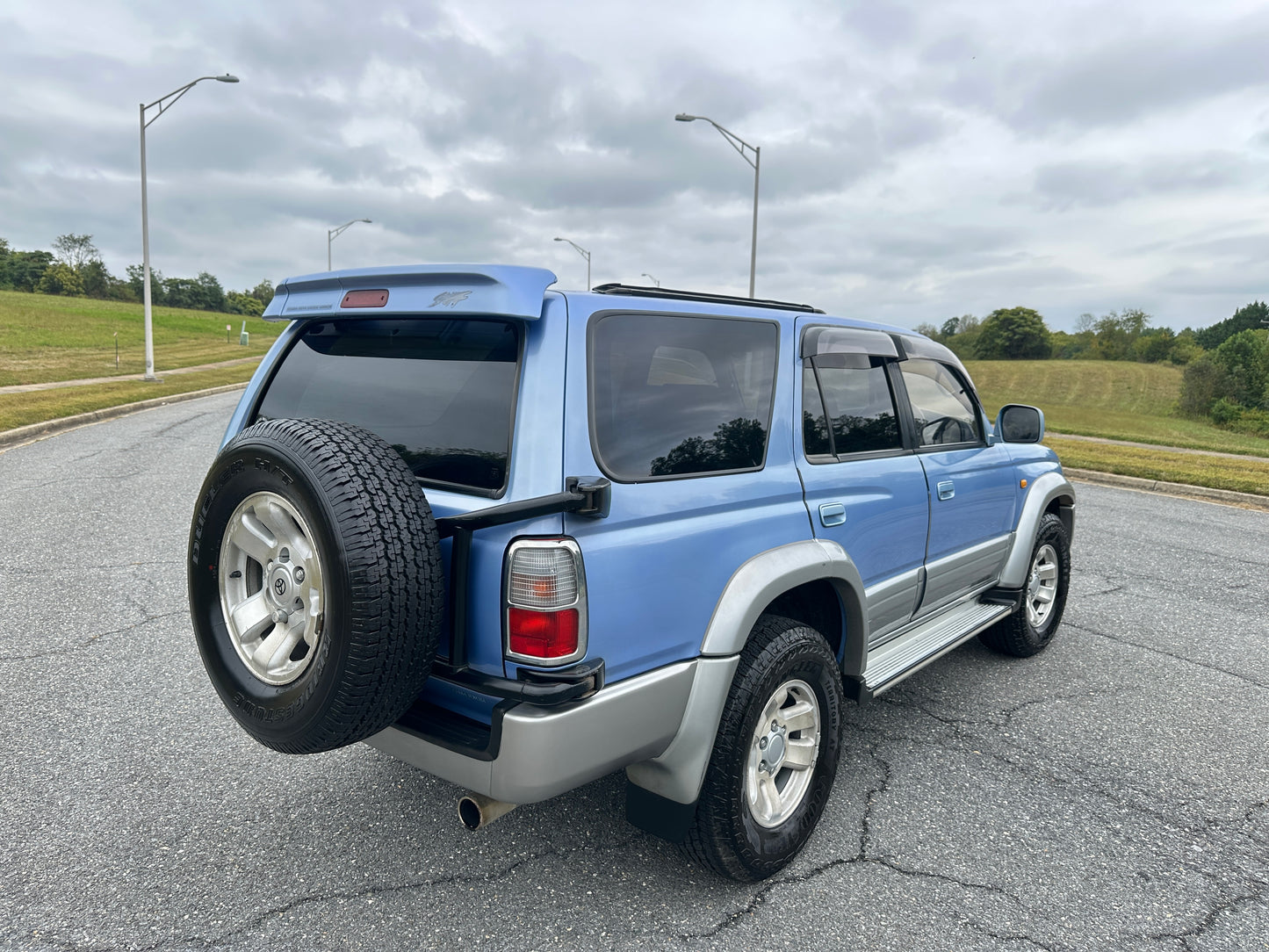 1998 TOYOTA HILUX SURF SSR-G VZN185 — V6 Gasoline - 98k Miles — LOT#607