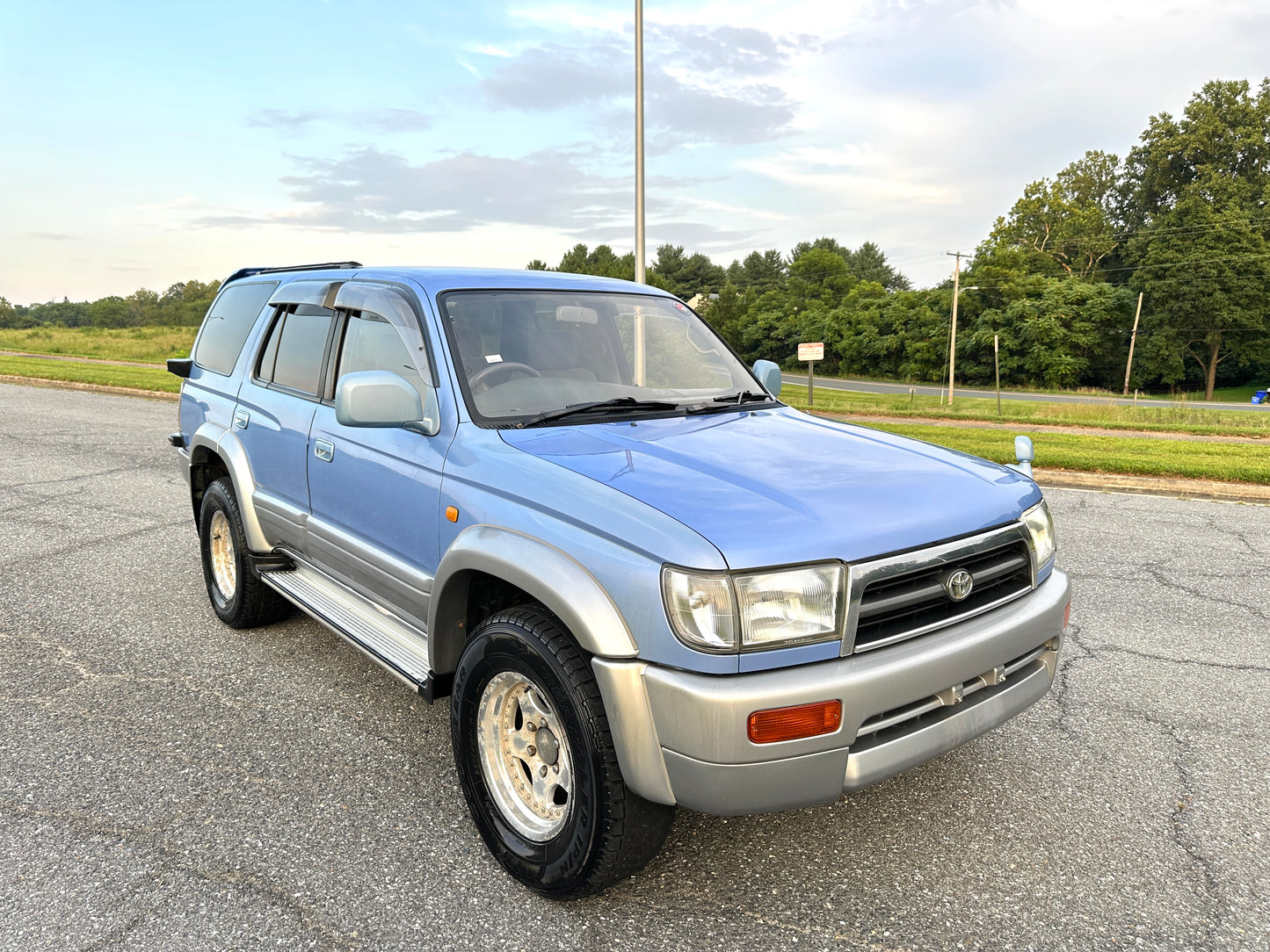 1998 TOYOTA HILUX SURF SSR-G VZN185 — V6 Gasoline - 98k Miles — LOT#607