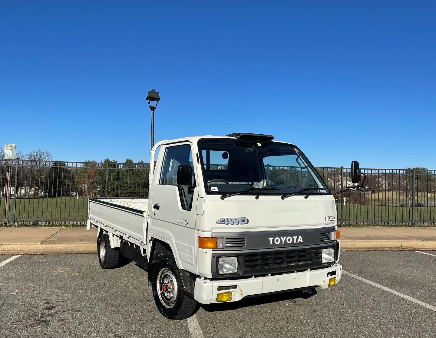 1993 TOYOTA HIACE LH95
