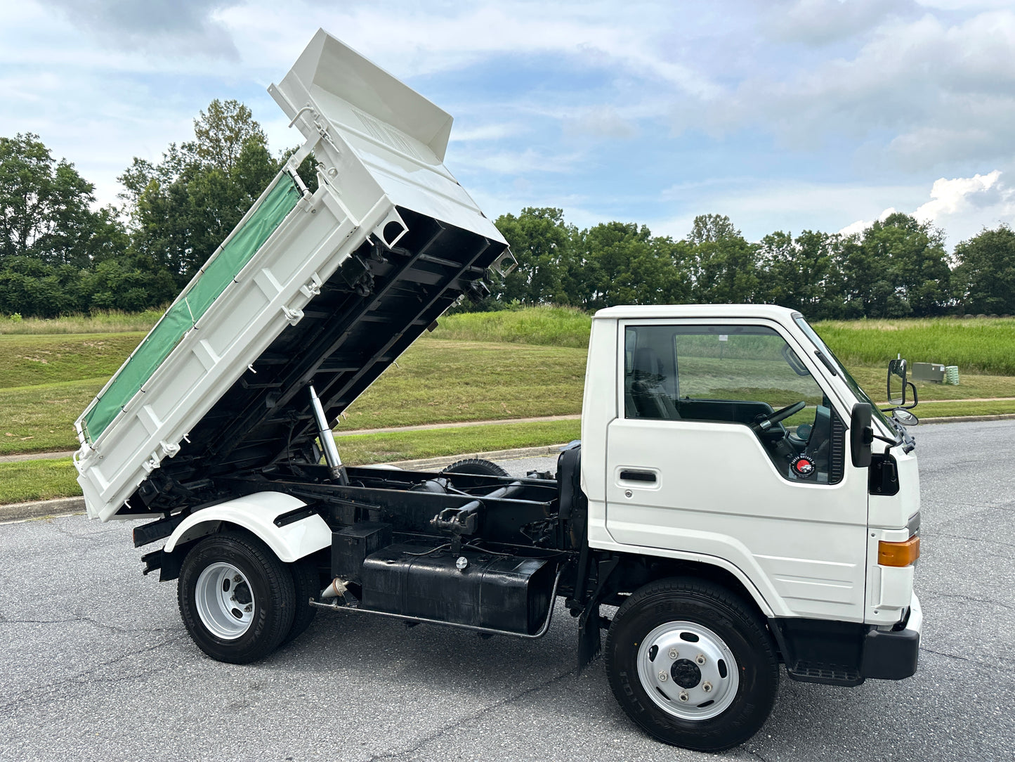 1993 TOYOTA DYNA 3-WAY DUMP TRUCK - 4WD - DIESEL— LOT#578