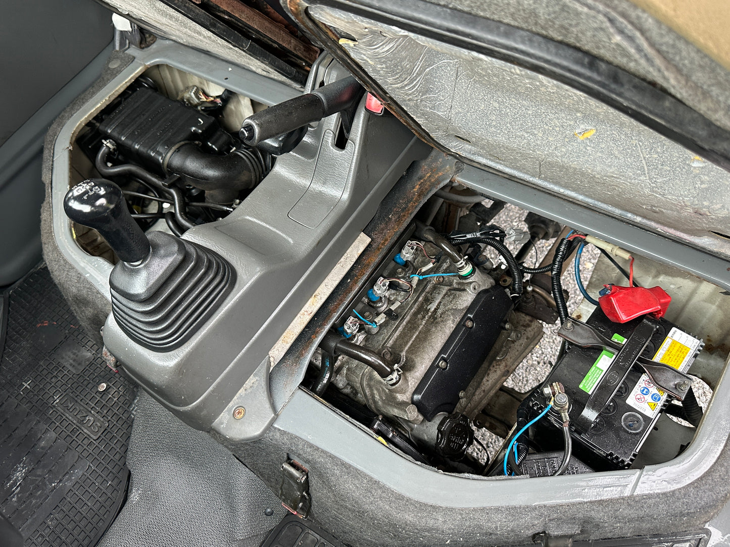 2000 SUZUKI CARRY DUMP 4WD - A/C - FUEL INJECTED & 5-SPEED
