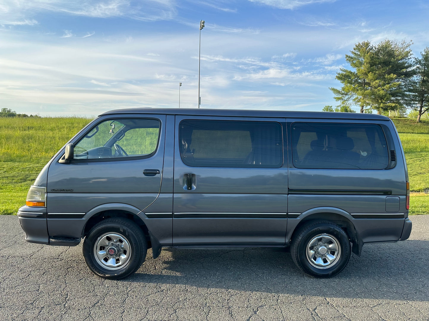 1992 TOYOTA HIACE SUPER CUSTOM LH107