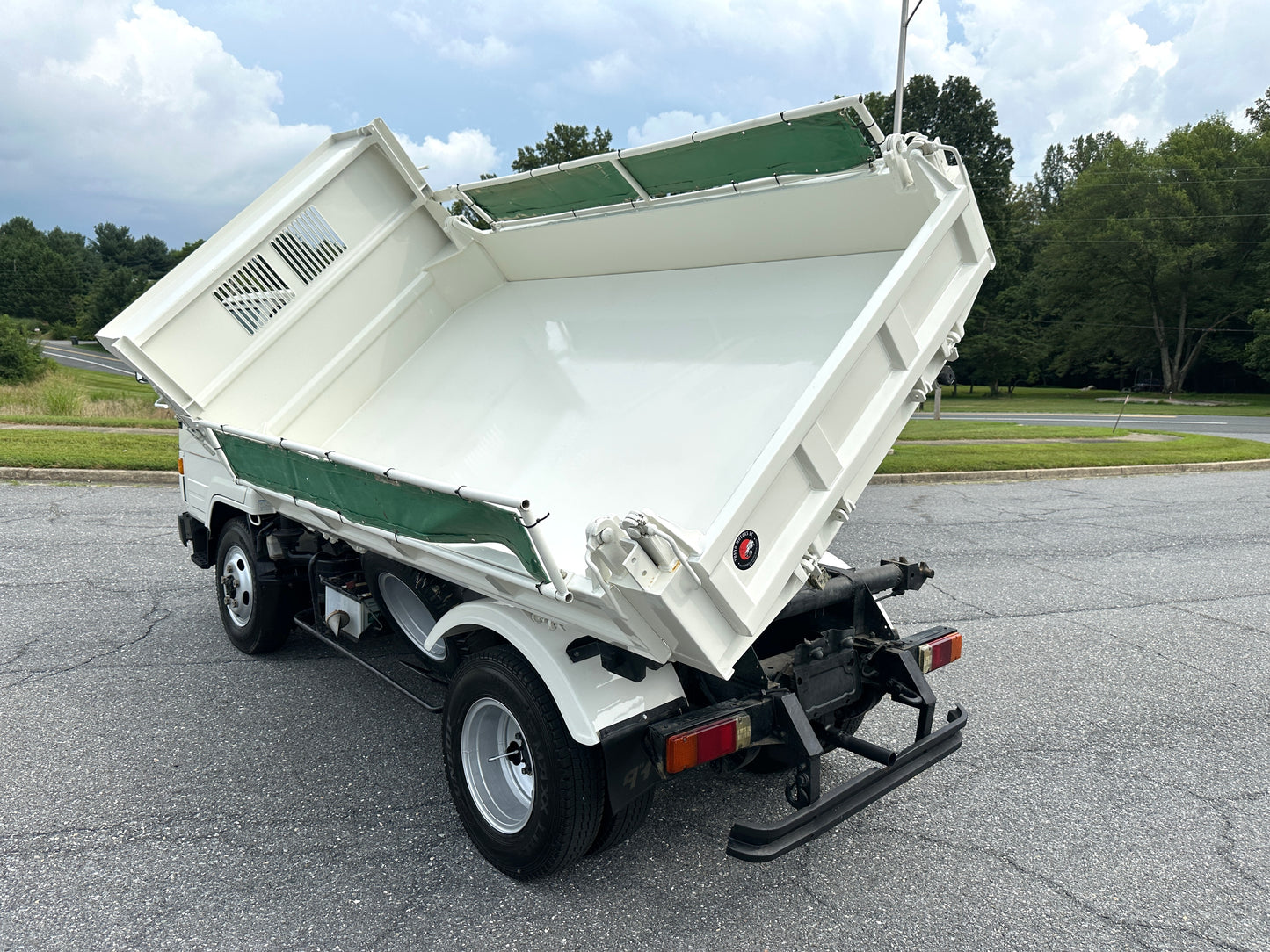 1993 TOYOTA DYNA 3-WAY DUMP TRUCK - 4WD - DIESEL— LOT#578