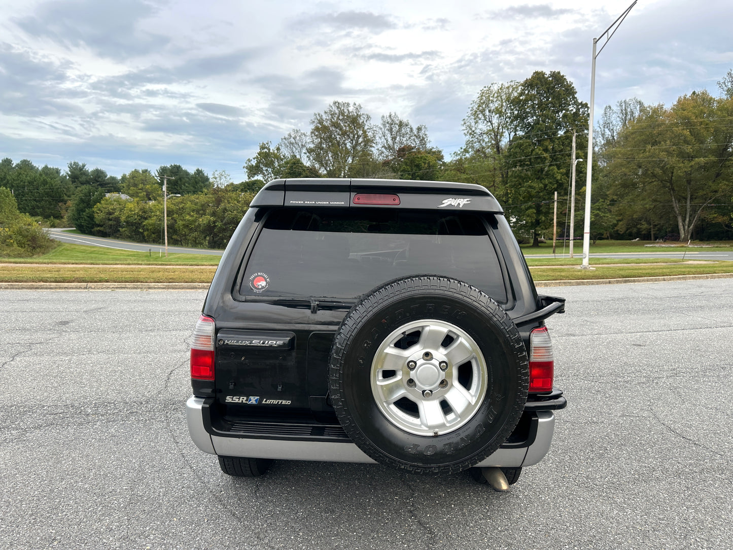 1998 Toyota Hilux Surf SSR-X Limited - 4WD - INTERCOOLED TURBO DIESEL — LOT#656