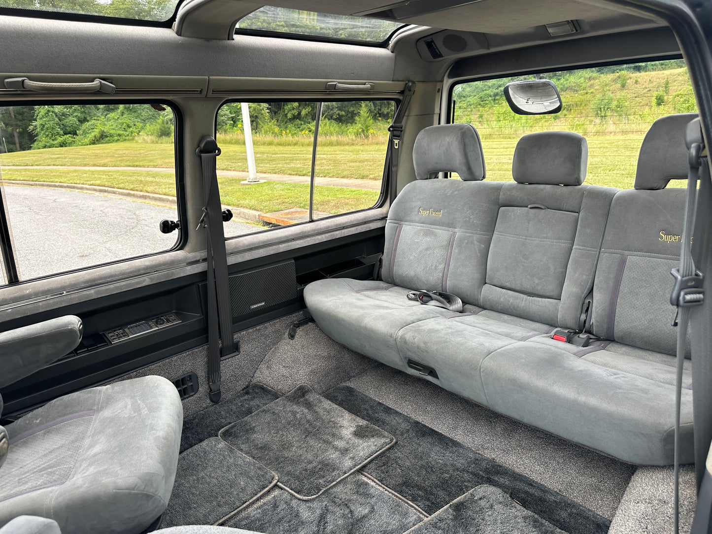 1992 MITSUBISHI DELICA STAR WAGON 4WD SUPER EXCEED - TURBO DIESEL — LOT#633