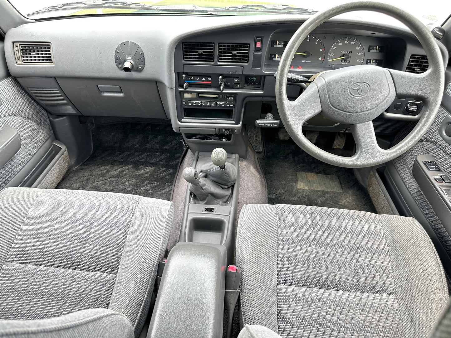 1994 TOYOTA HILUX SSR-X LN107 Double Cab Pickup