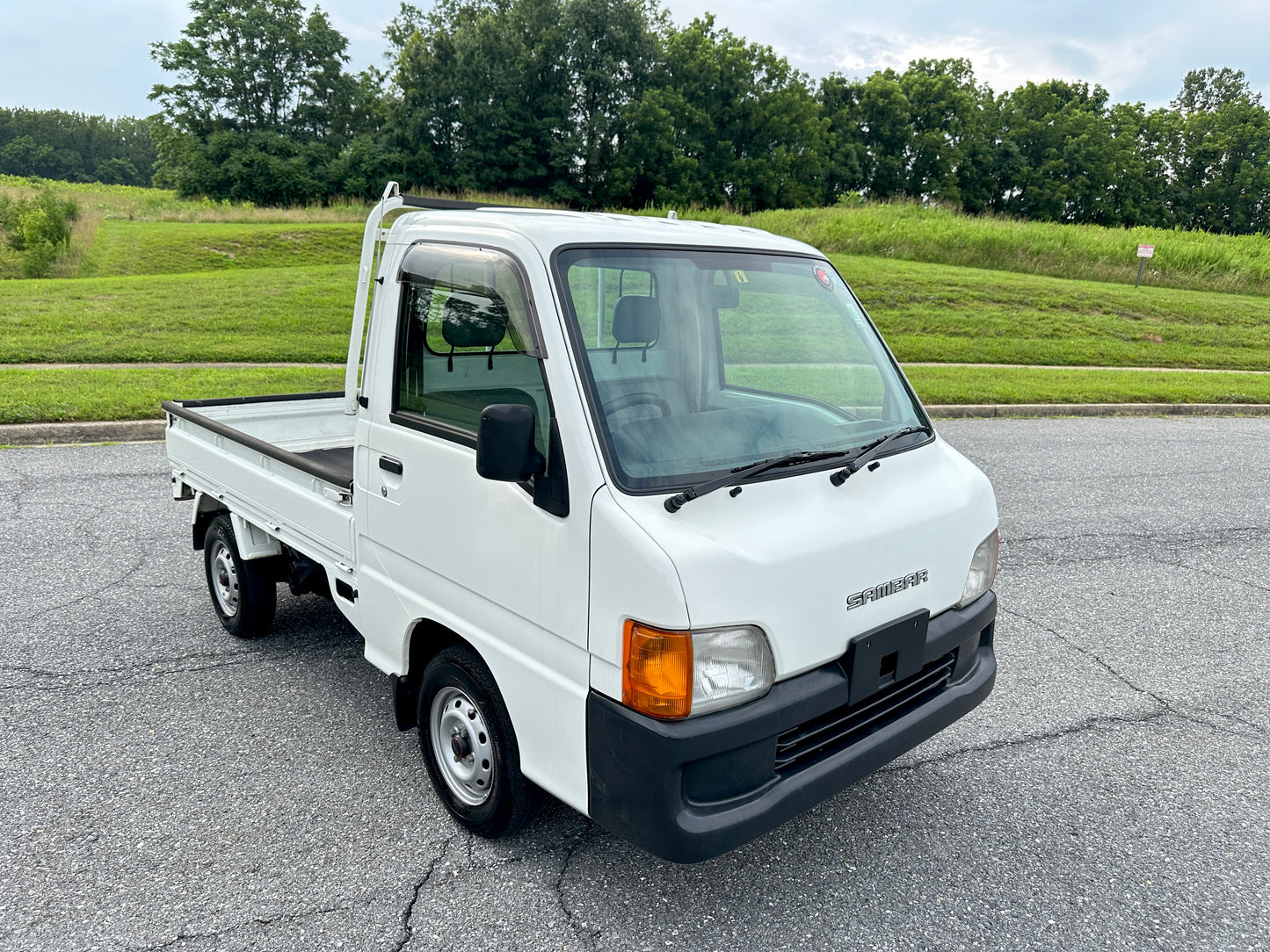 2000 SUBARU SAMBAR 4WD - A/C - FUEL INJECTION & AIRBAG — LOT 600