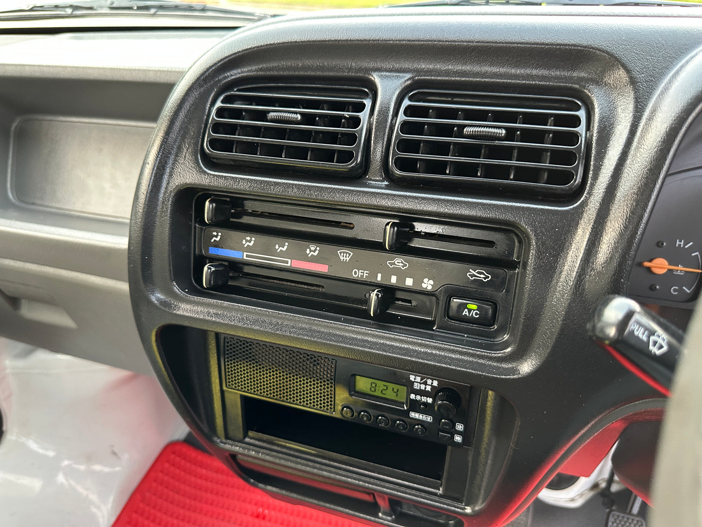 2000 SUZUKI CARRY 4WD - A/C - FUEL INJECTED — LOT#592