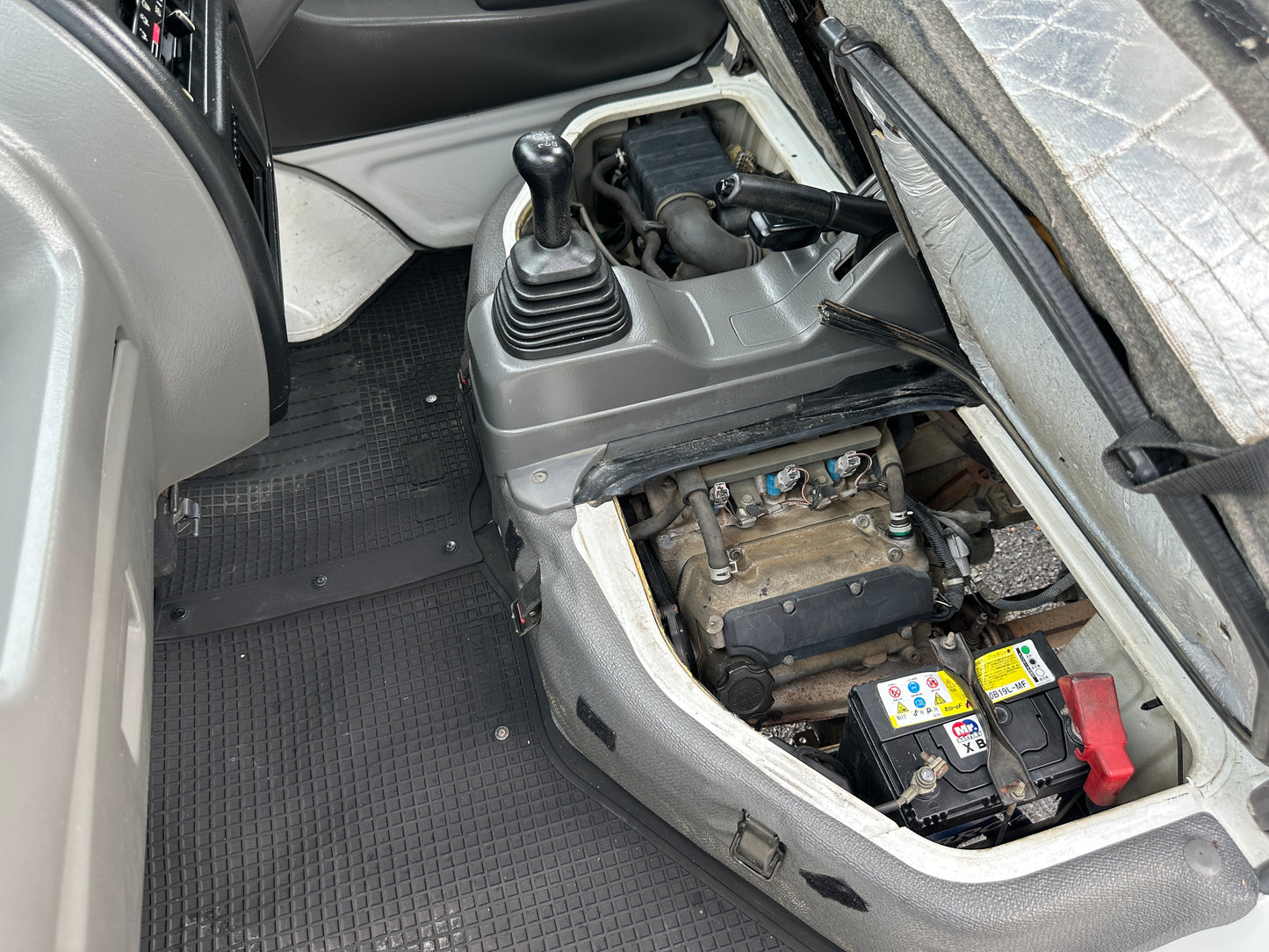 2000 SUZUKI CARRY 4WD - A/C - FUEL INJECTED