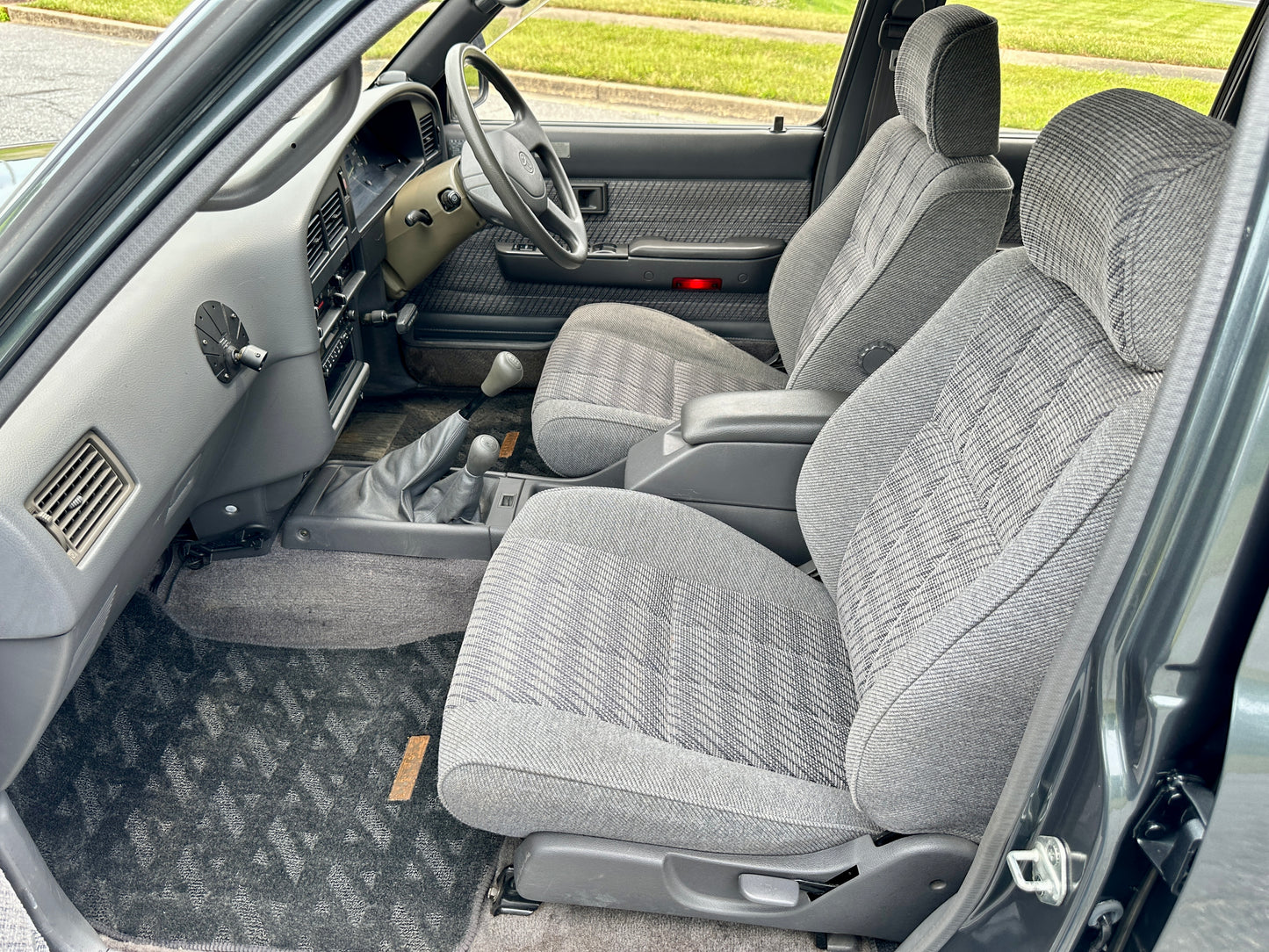 1994 TOYOTA HILUX SSR-X LN107 Double Cab Pickup
