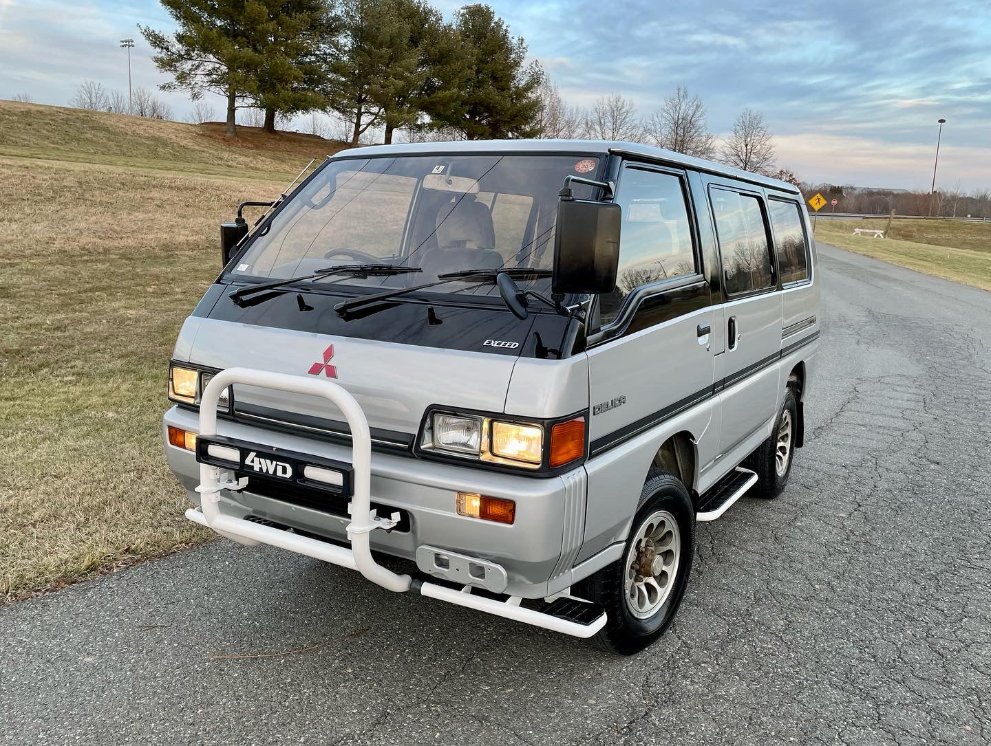 1988 MITSUBISHI DELICA STAR WAGON 4WD EXCEED P25W