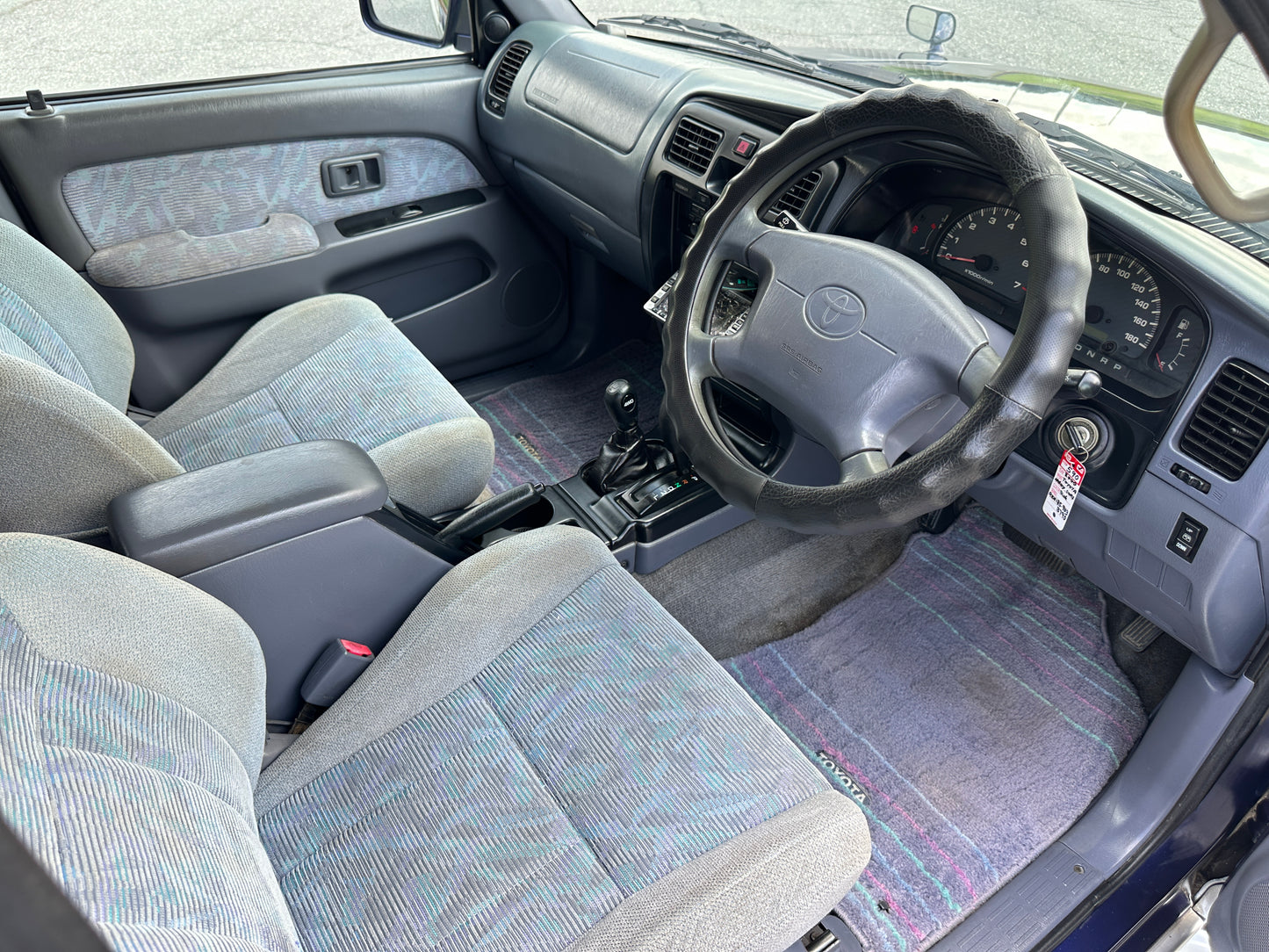 2000 TOYOTA HILUX SURF SSR-X RZN185 — 4-Cylinder Gas — LOT#590